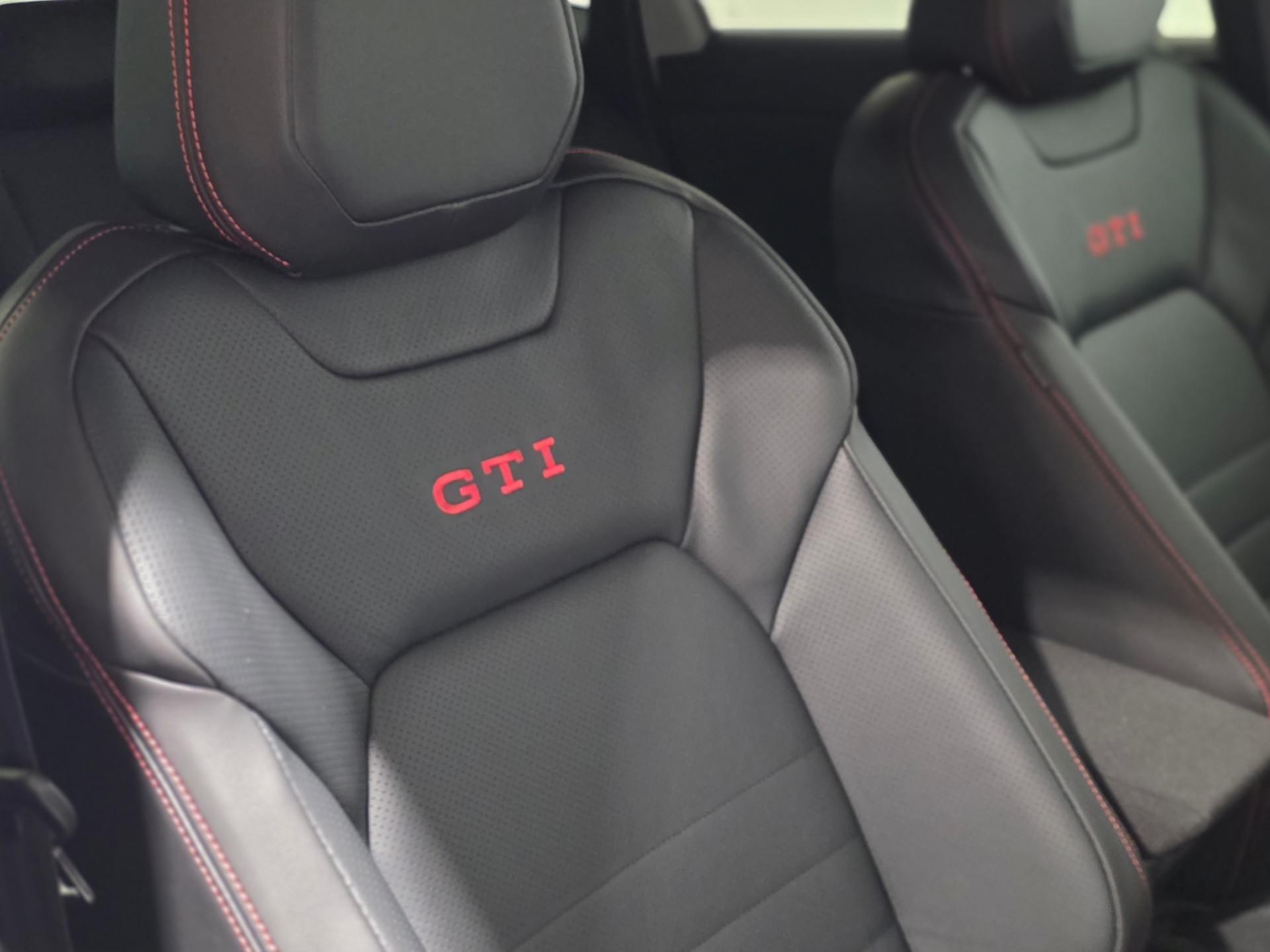 VW Polo 2.0 TSI GTI DSG-image-17