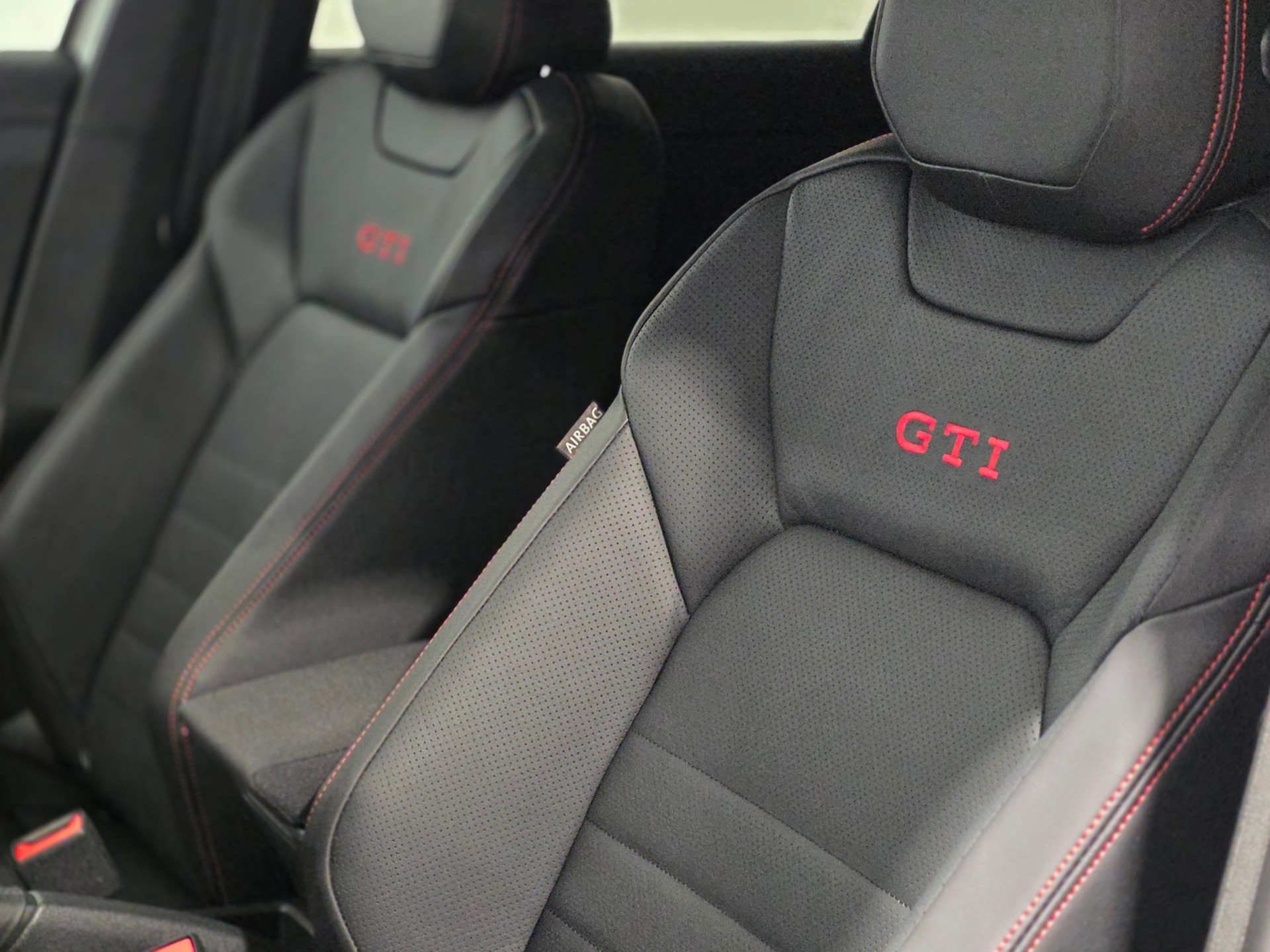 VW Polo 2.0 TSI GTI DSG-image-14