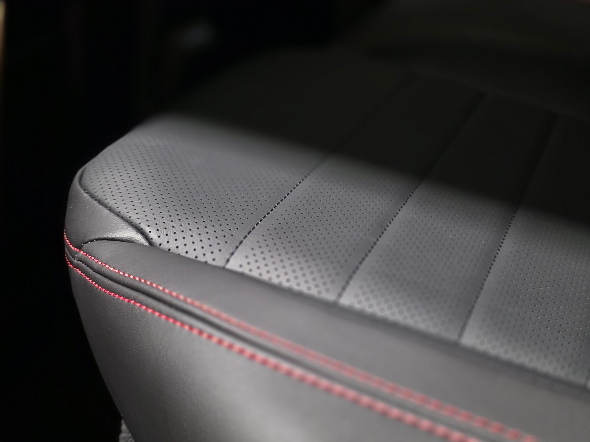 VW Polo 2.0 TSI GTI DSG-image-16