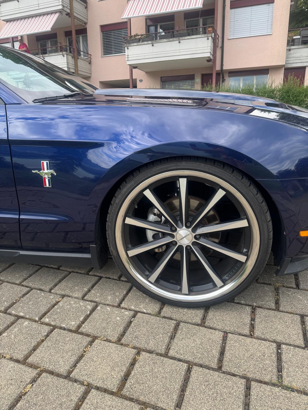 FORD Mustang GT-image-4