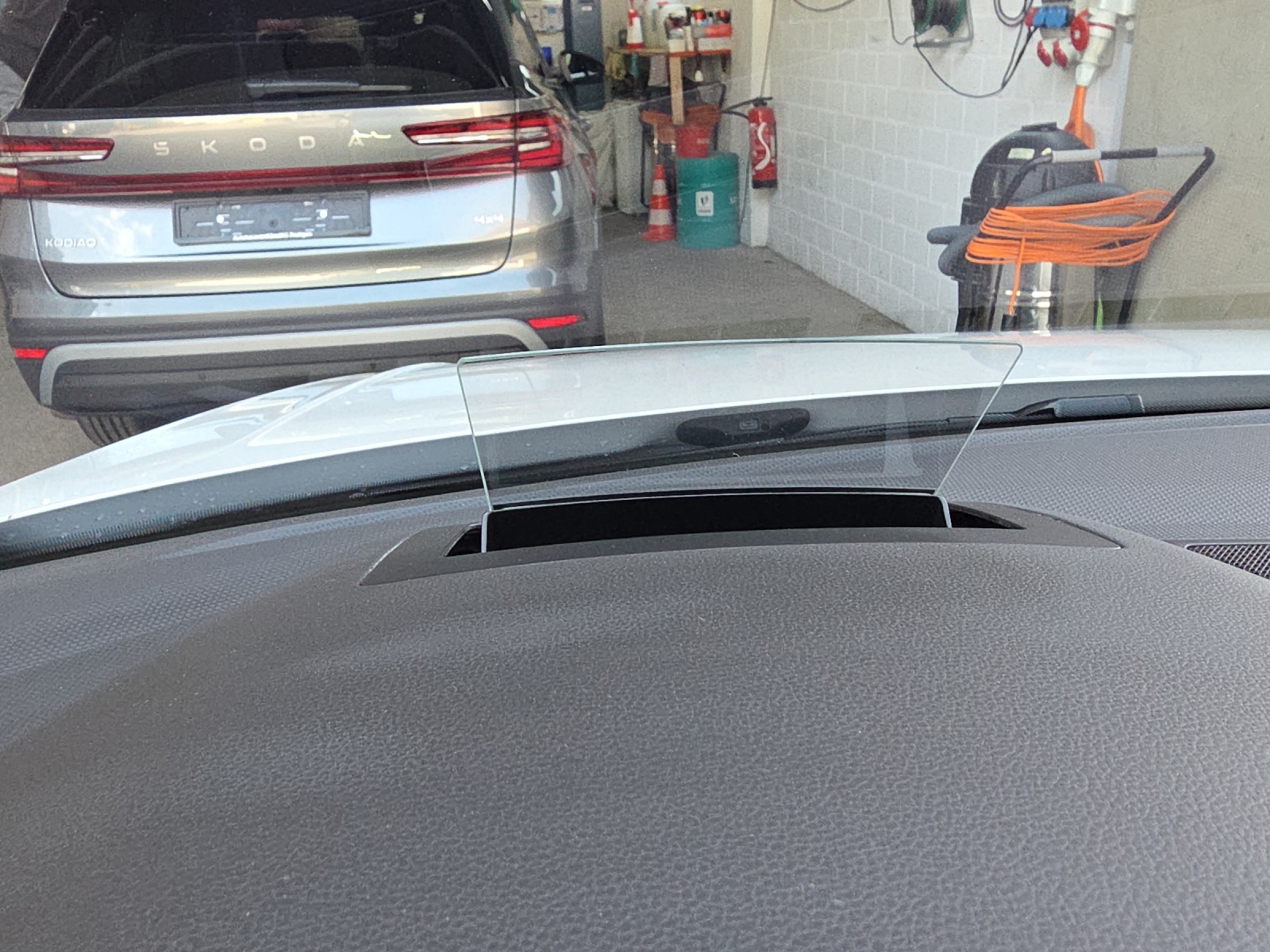 VW Tiguan 2.0TSI R-Line 4Motion DSG-image-13