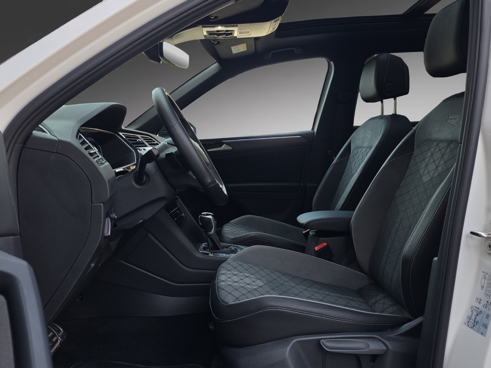 VW Tiguan 2.0TSI R-Line 4Motion DSG-image-5