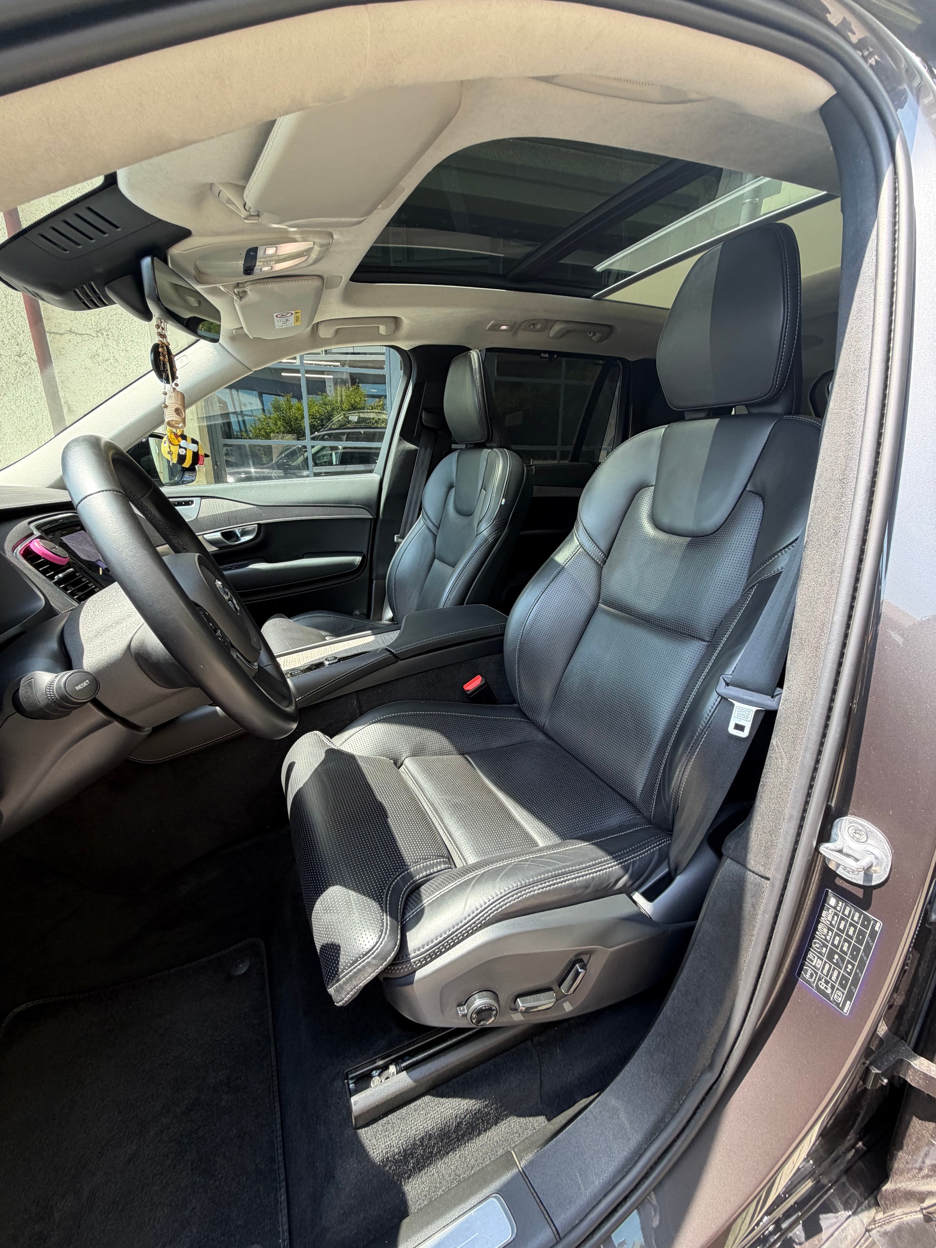 VOLVO XC90 T8 eAWD PluginHybrid Ultimate Dark Geartronic-image-5