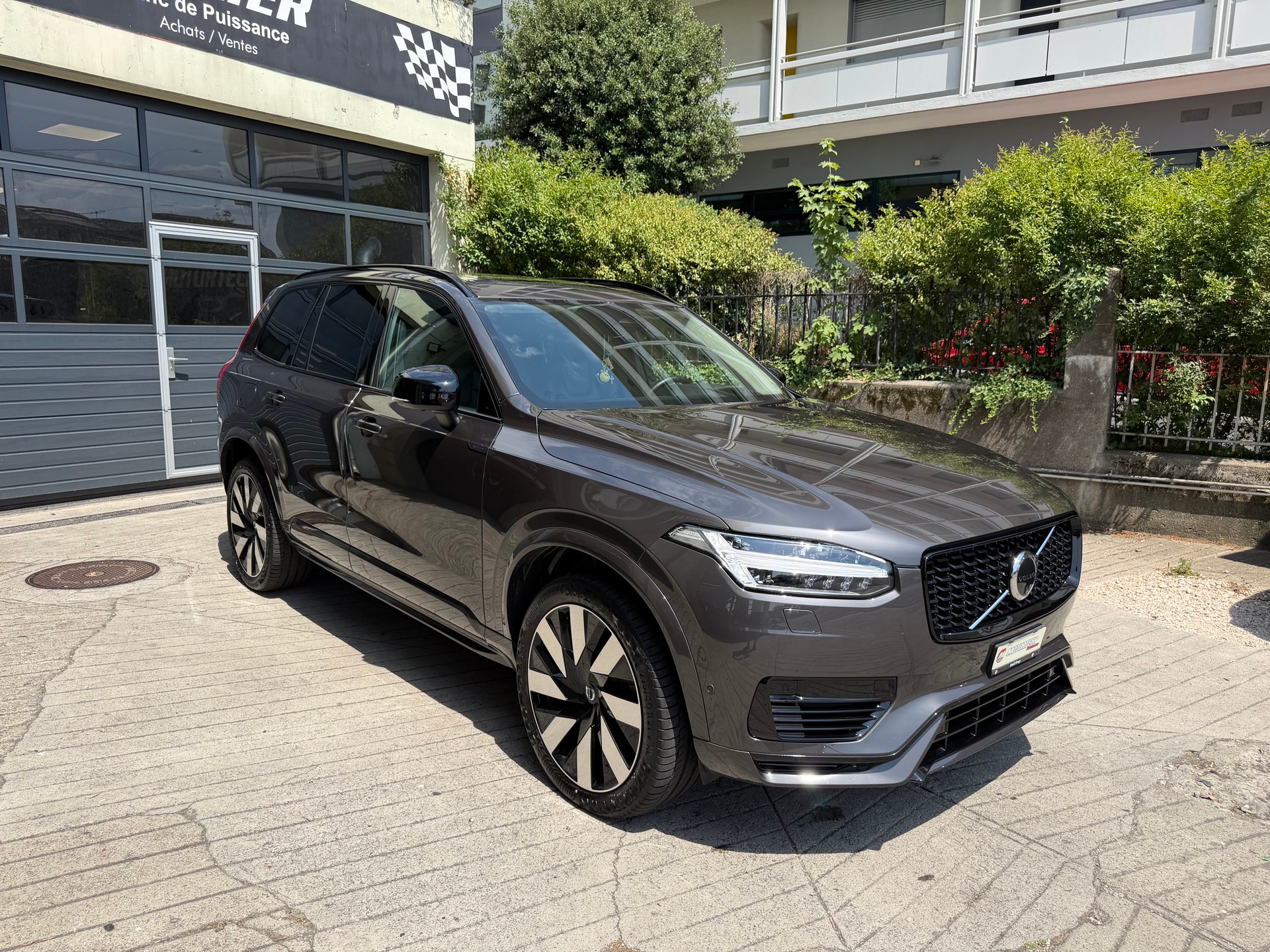 VOLVO XC90 T8 eAWD PluginHybrid Ultimate Dark Geartronic-image-1