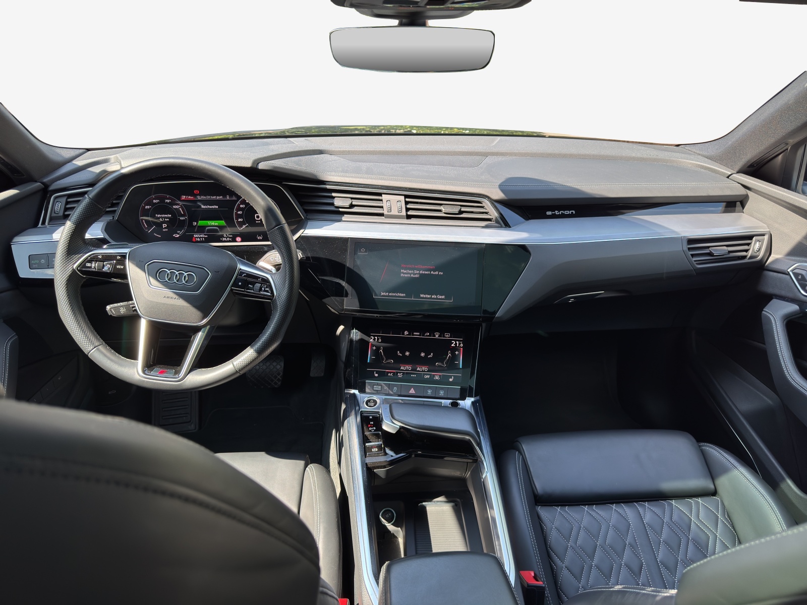 AUDI e-tron 55 S Line Black Edition quattro-image-8