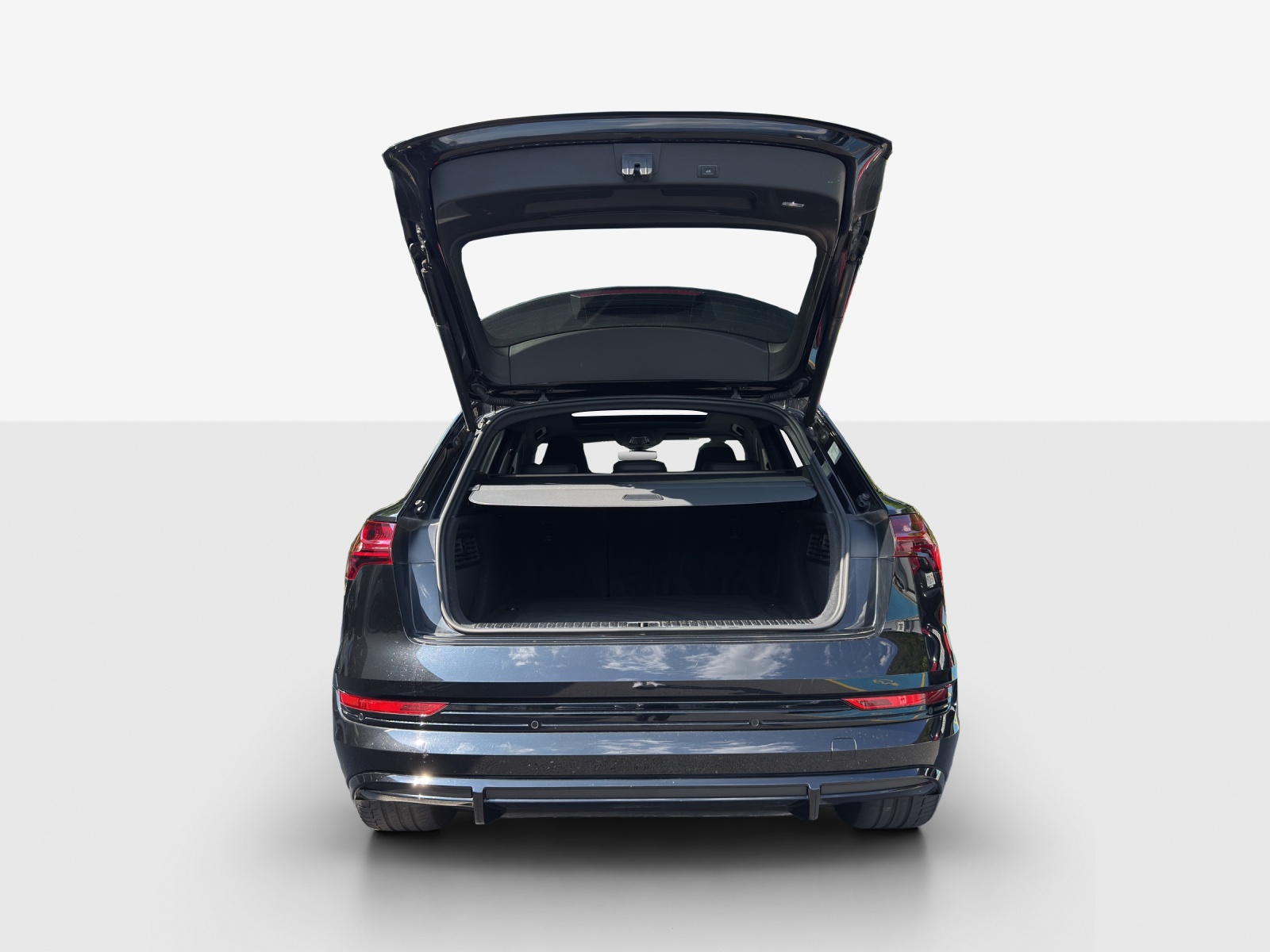 AUDI e-tron 55 S Line Black Edition quattro-image-12