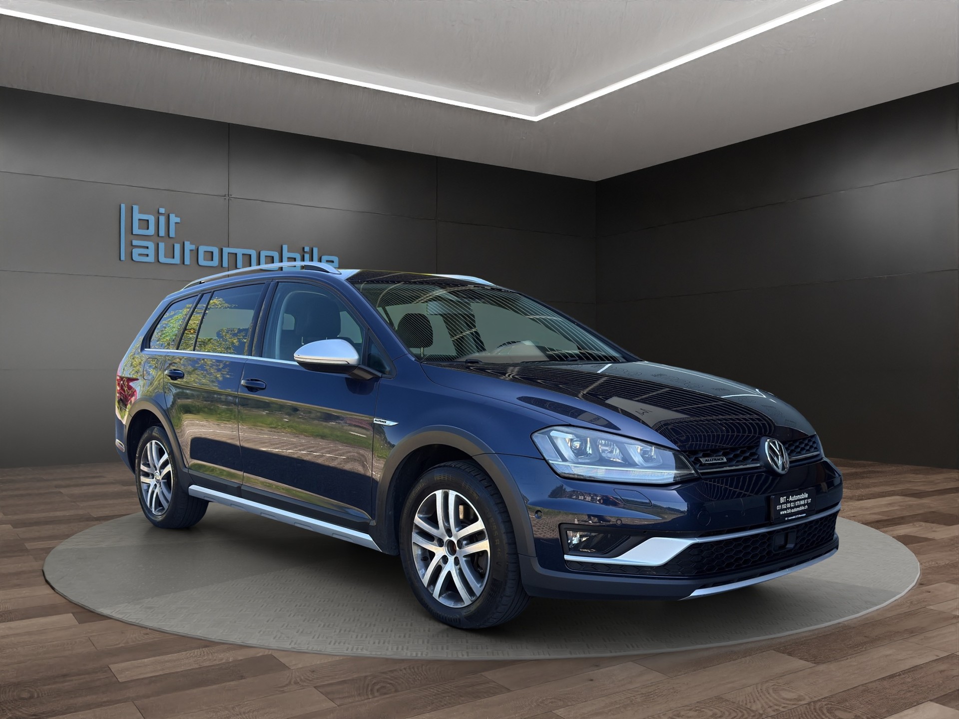 VW Golf 2.0 TDI Alltrack 4Motion-image-9