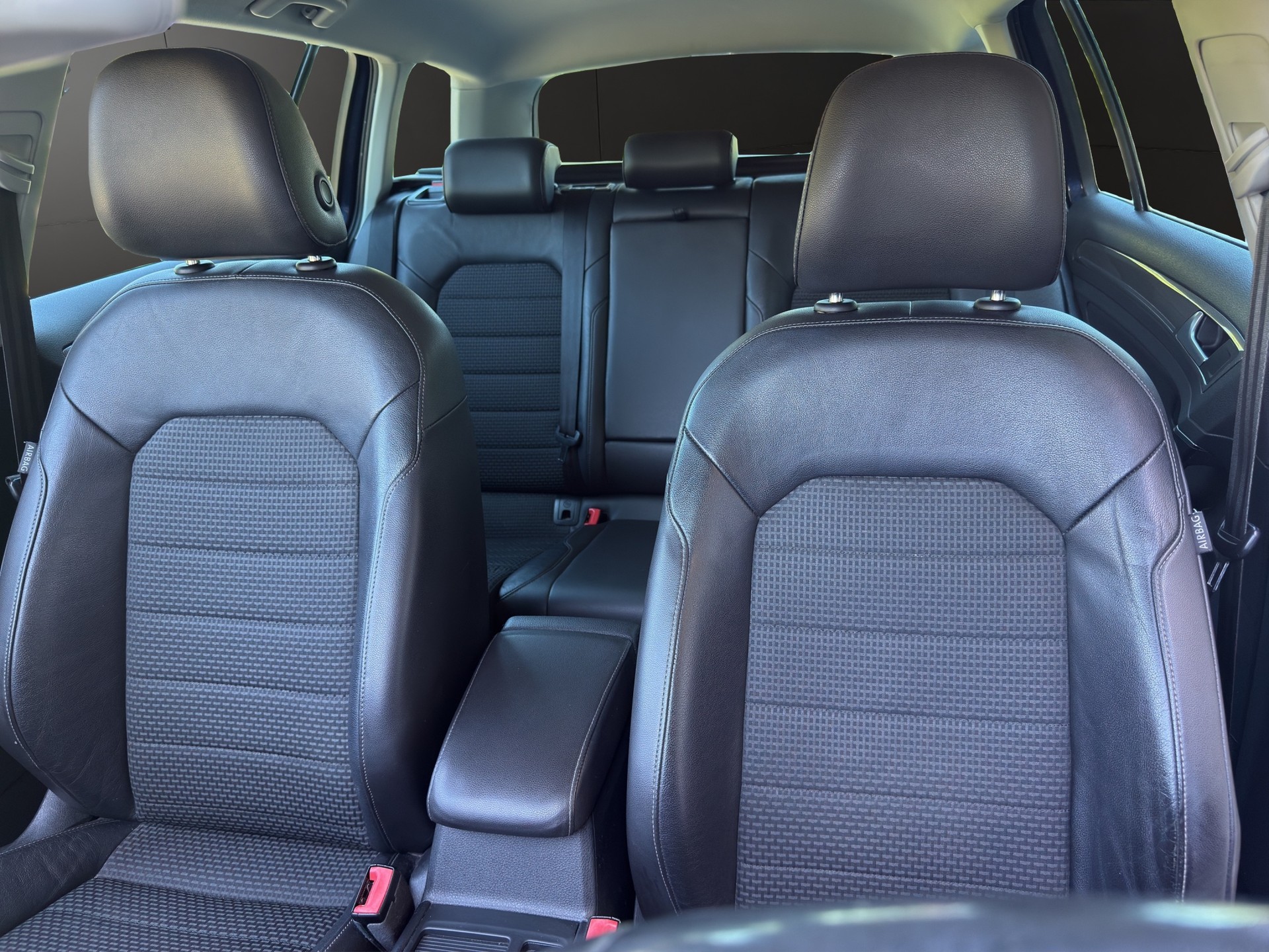 VW Golf 2.0 TDI Alltrack 4Motion-image-12