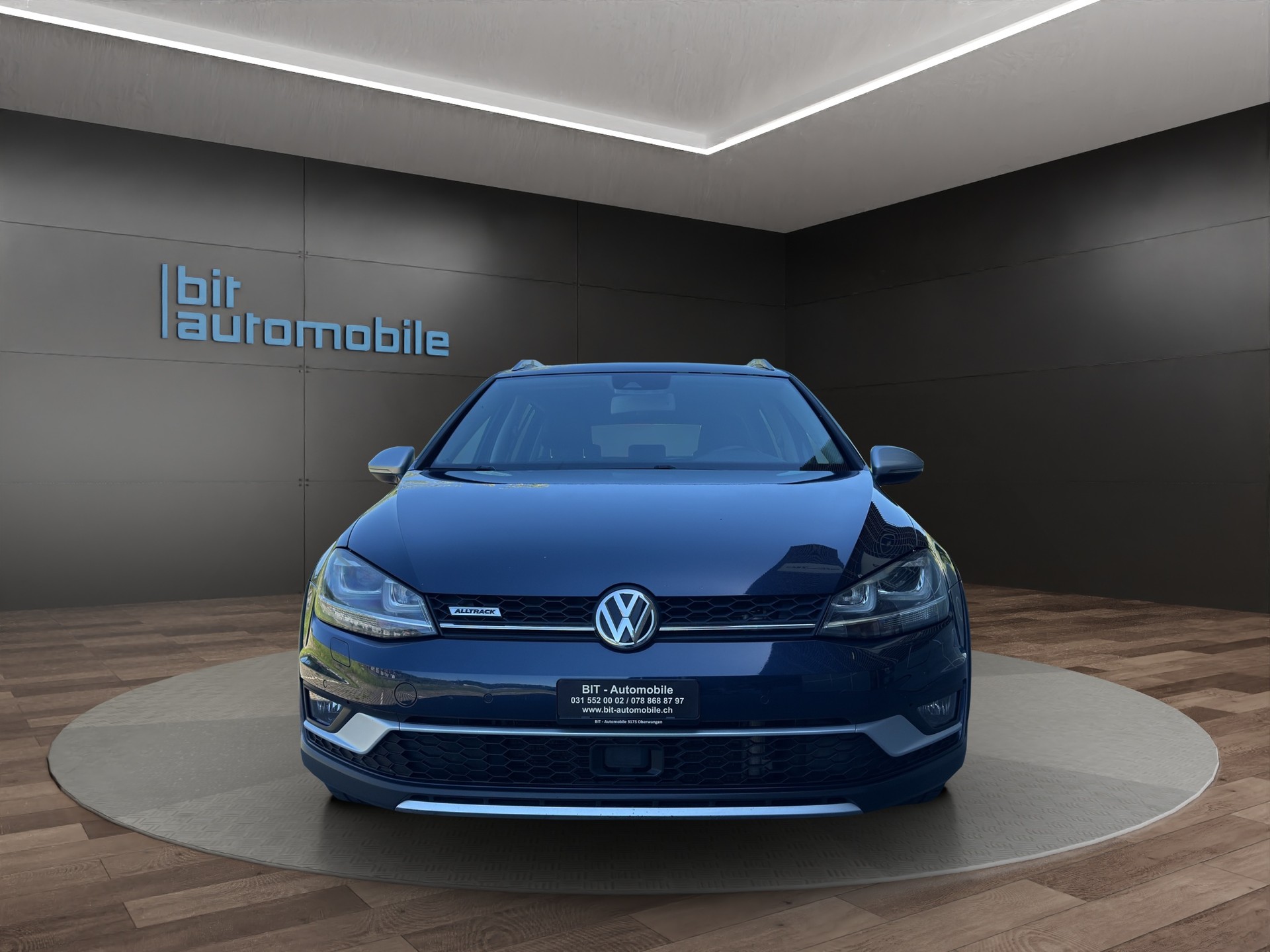 VW Golf 2.0 TDI Alltrack 4Motion-image-1