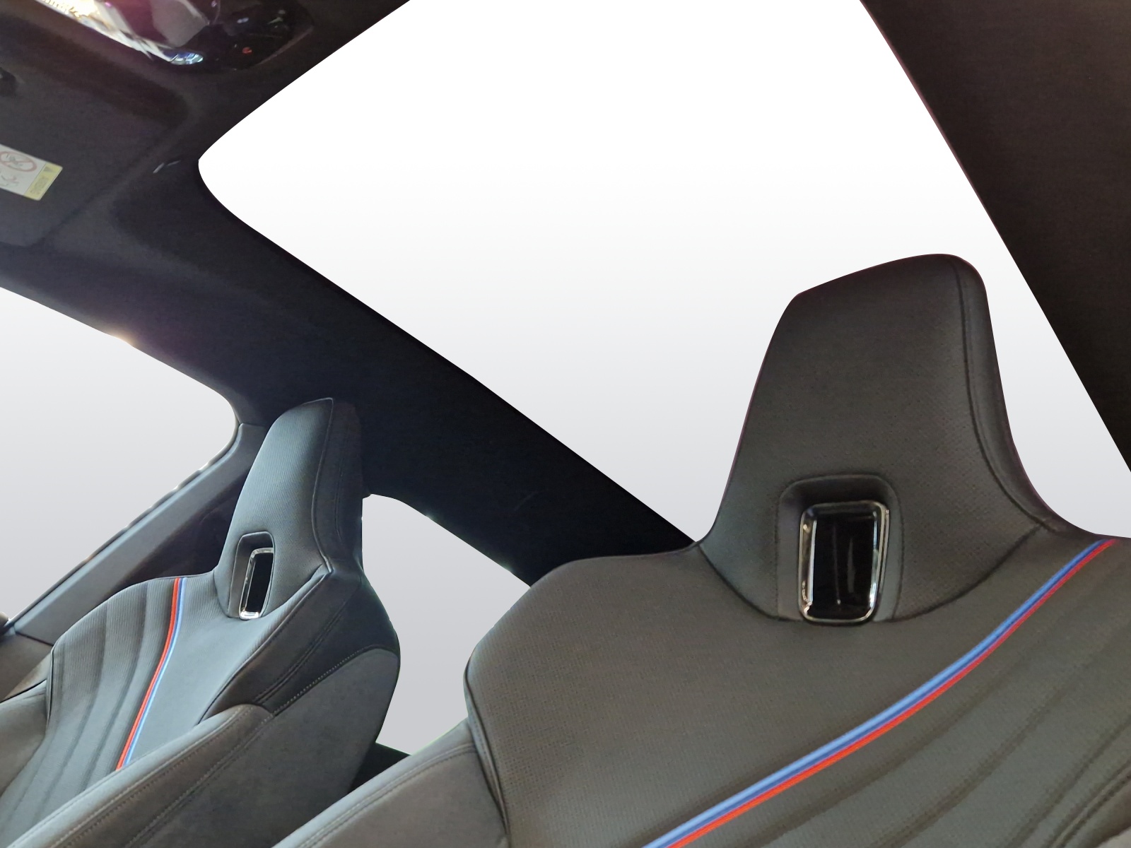 BMW iX xDrive60 M Sport Pro-image-17