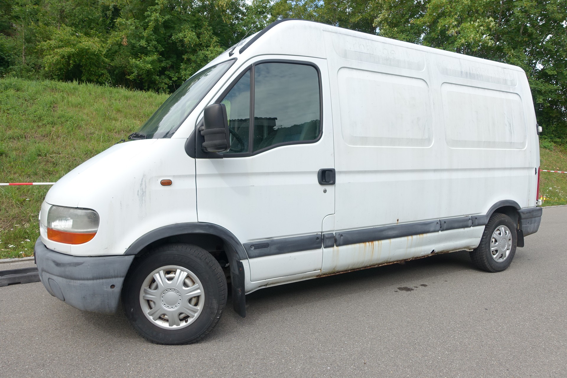 RENAULT T28-80 2.5D L3 H3-image-0