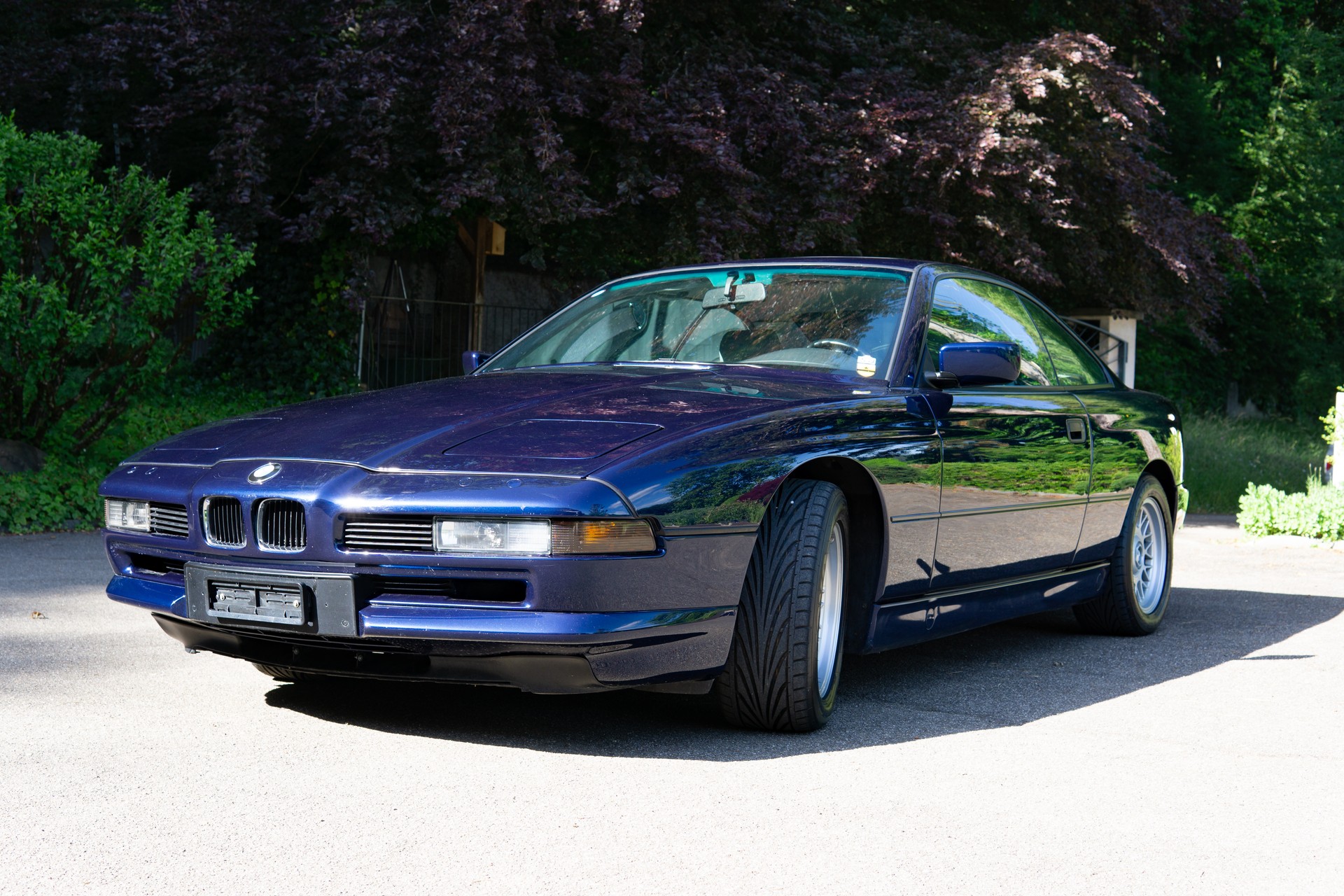 BMW 850i-image-0