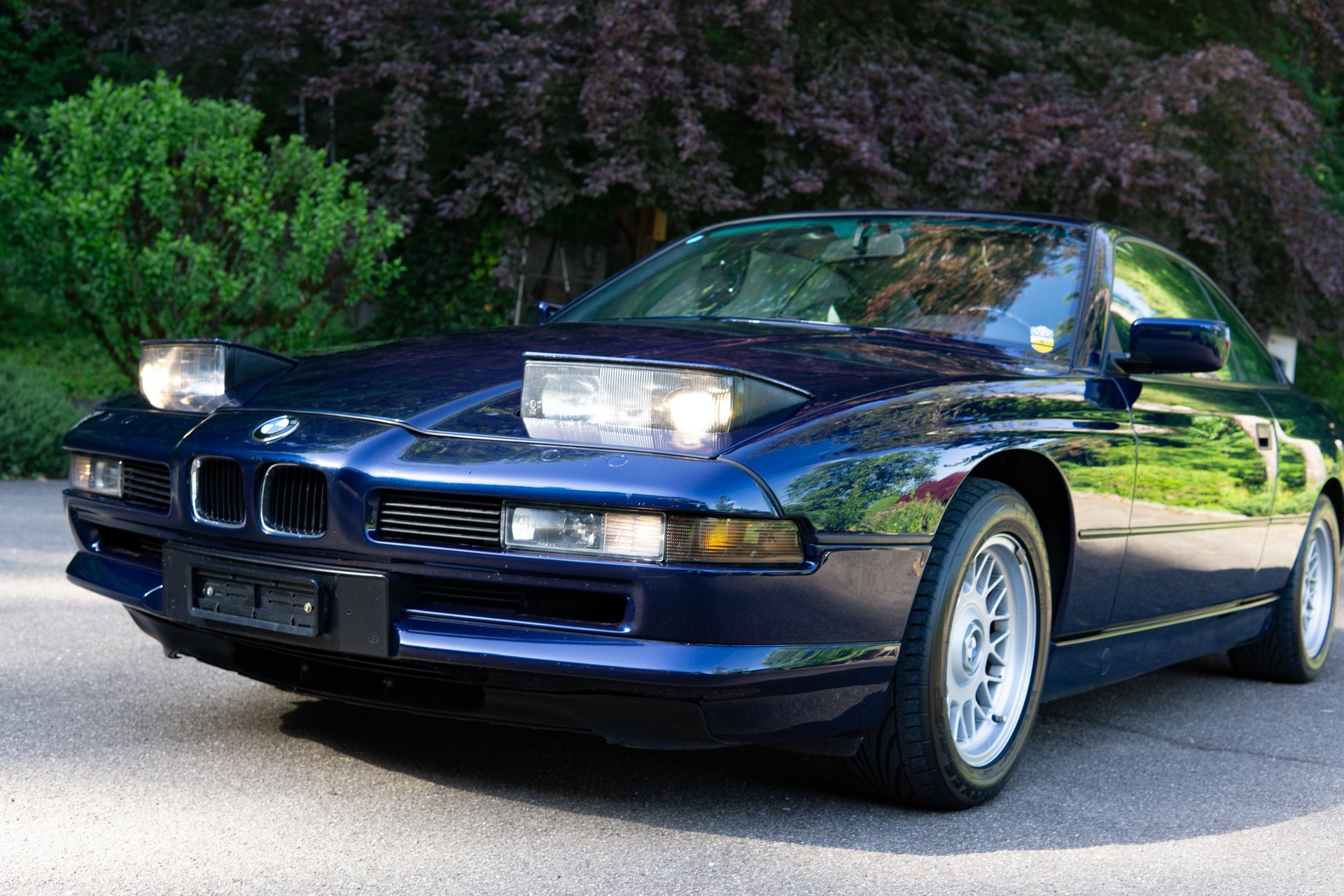 BMW 850i-image-3