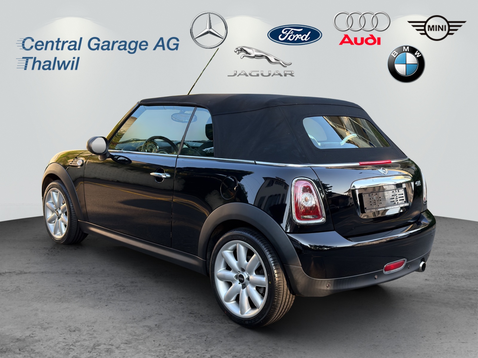 MINI One Cabriolet-image-3