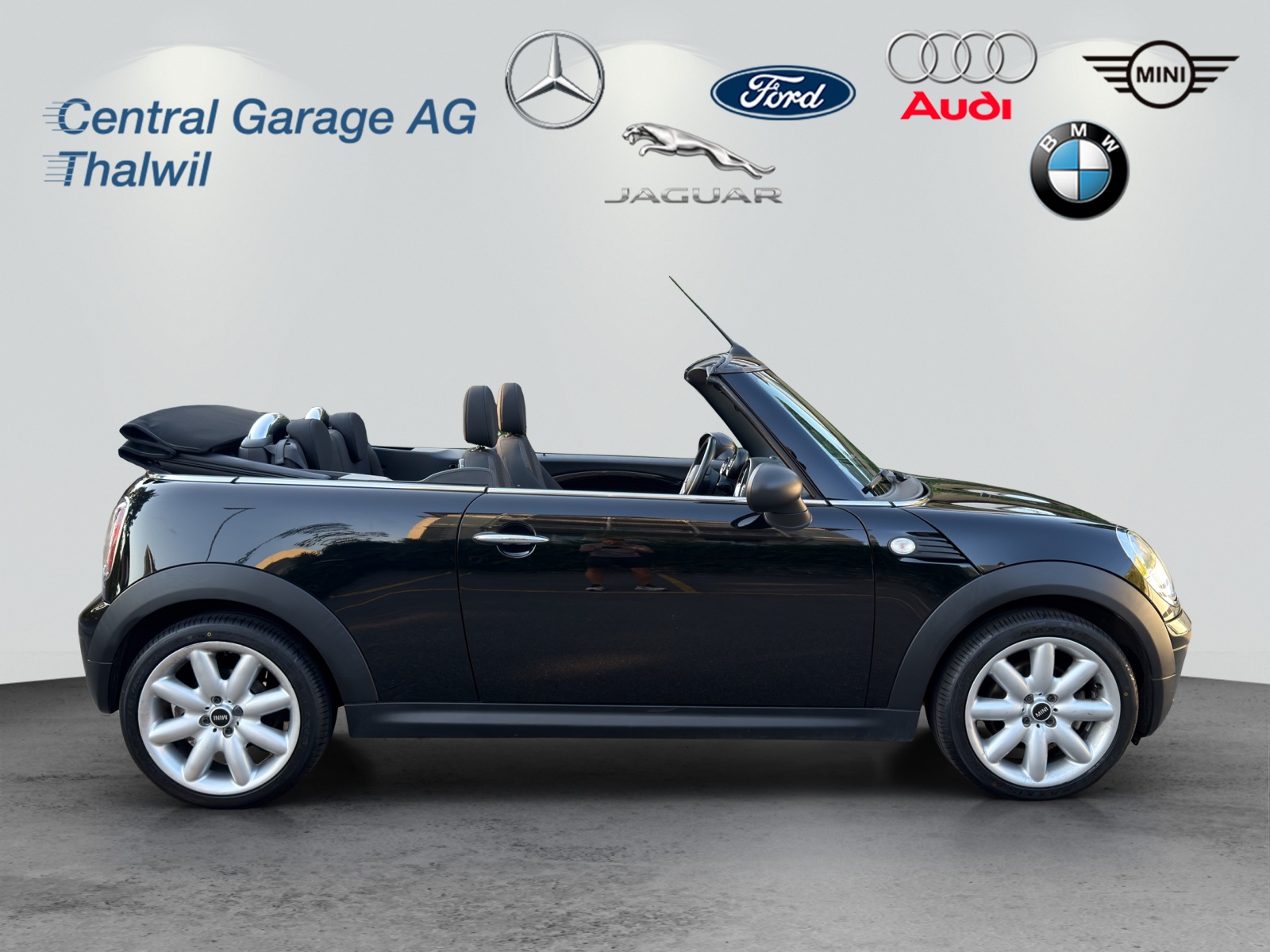 MINI One Cabriolet-image-6