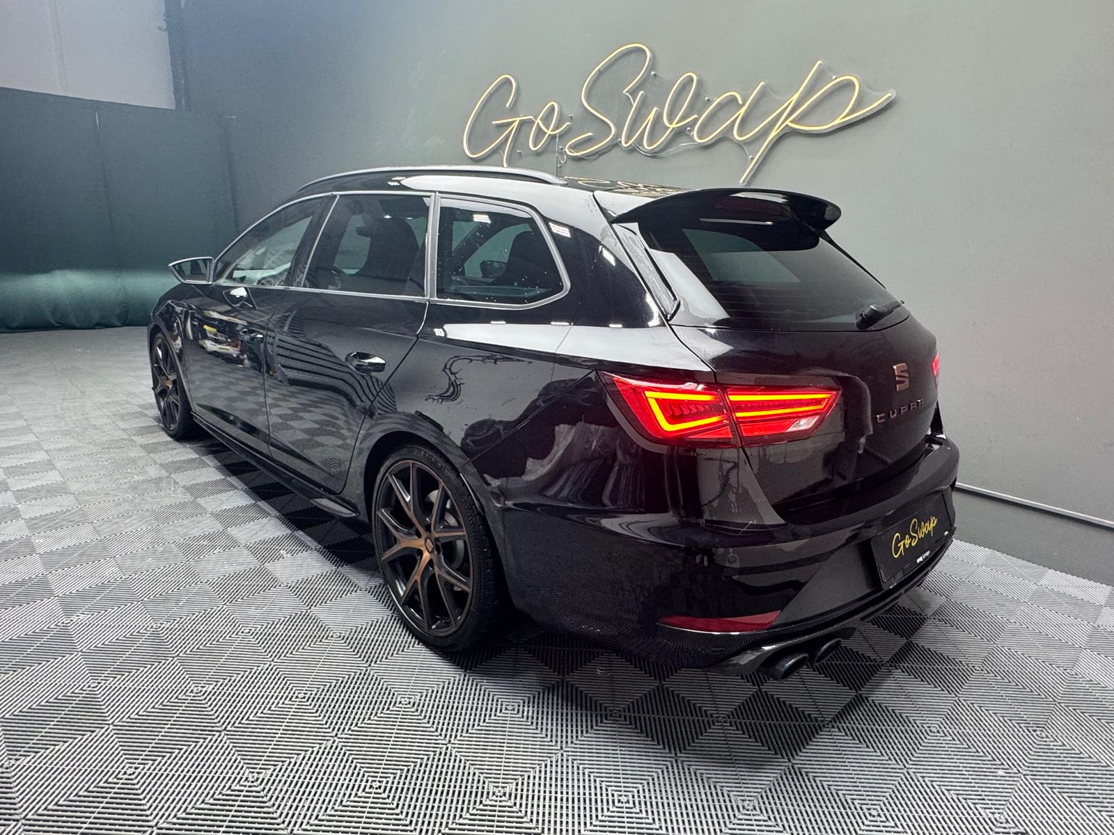 SEAT Leon ST 2.0 TSI Cupra R 300 4 Drive DSG - Pack Carbon-image-2