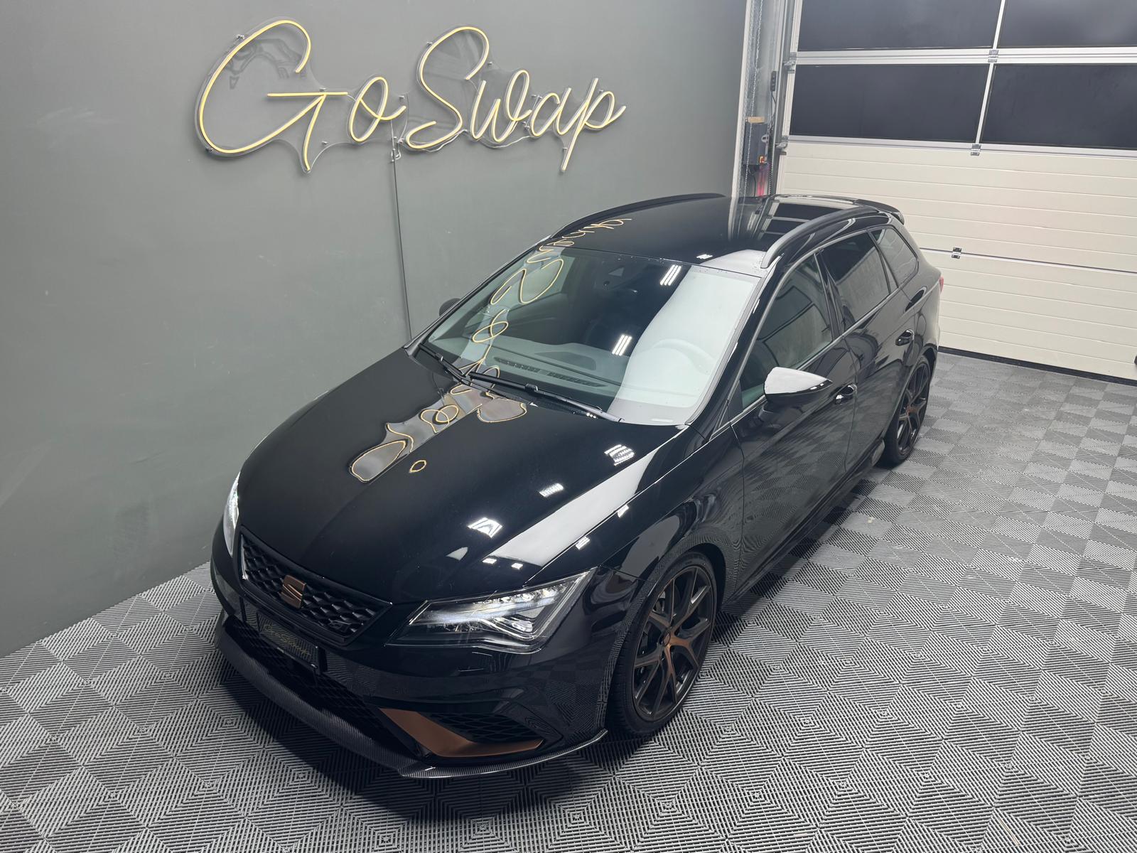 SEAT Leon ST 2.0 TSI Cupra R 300 4 Drive DSG - Pack Carbon-image-3