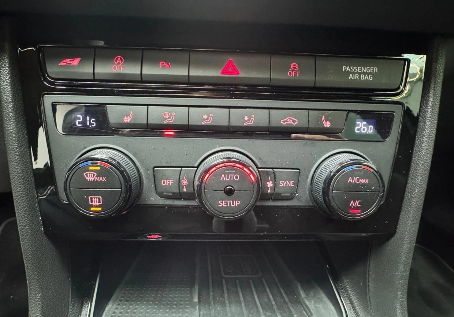 SEAT Leon ST 2.0 TSI Cupra R 300 4 Drive DSG - Pack Carbon-image-17