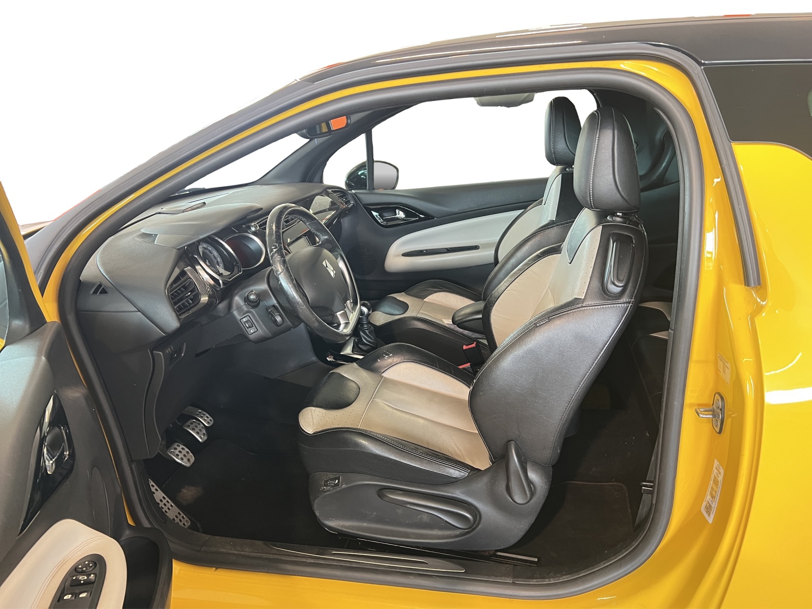 DS AUTOMOBILES DS3 1.6 THP Sport Chic-image-7