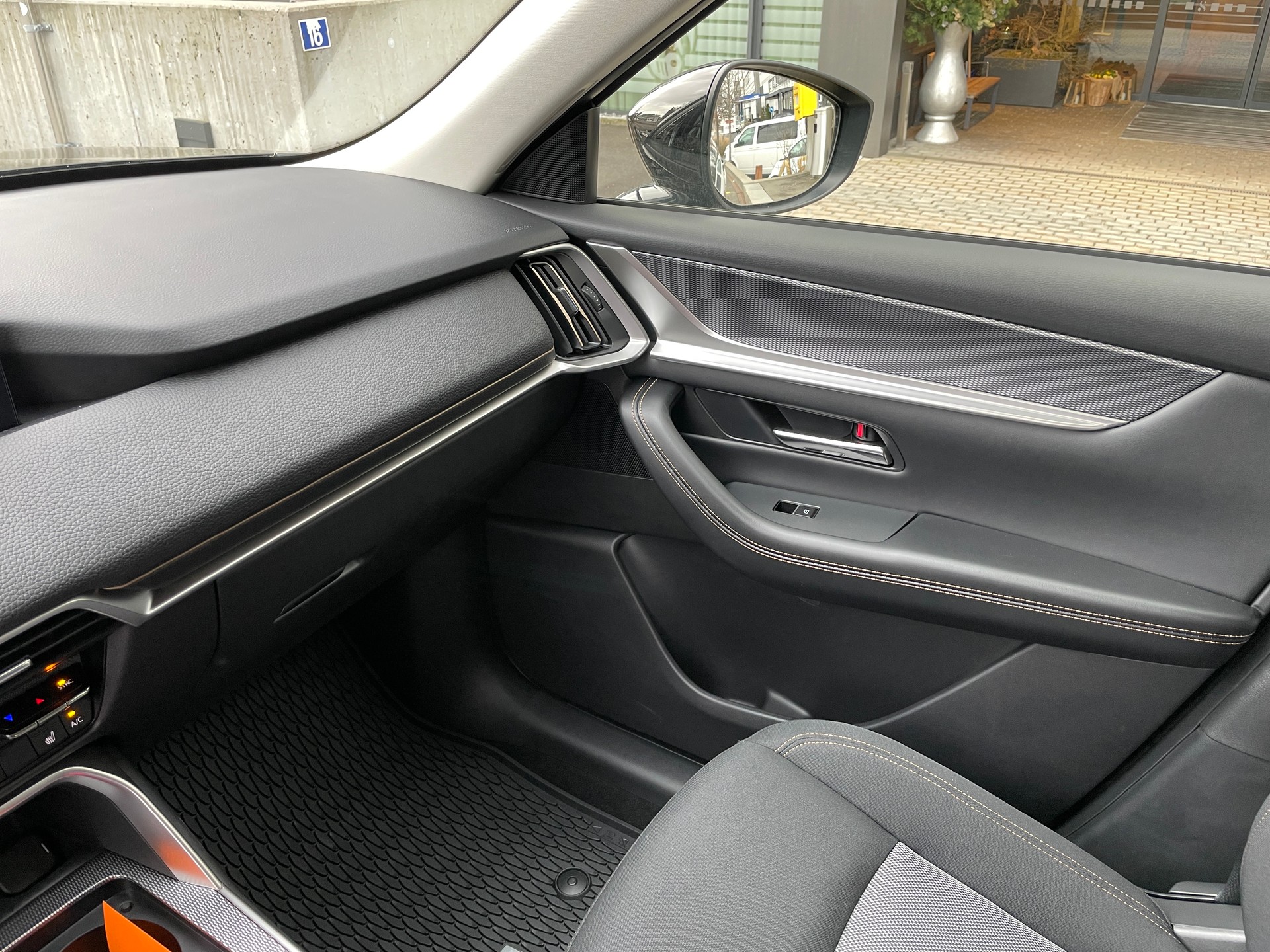 MAZDA CX-60 e-Skyactiv PHEV 327 AWD Exclusive Line-image-24