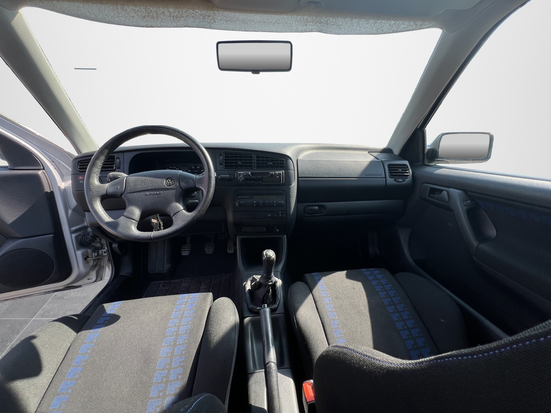VW Golf 2000 GTI 16V Edition-image-12