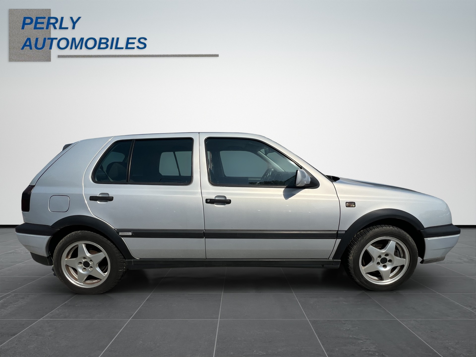 VW Golf 2000 GTI 16V Edition-image-6
