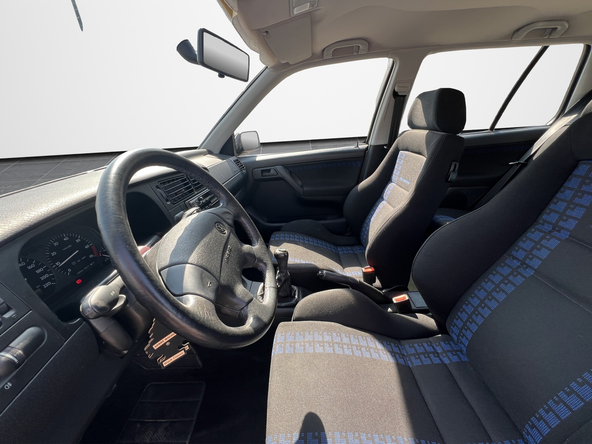 VW Golf 2000 GTI 16V Edition-image-8