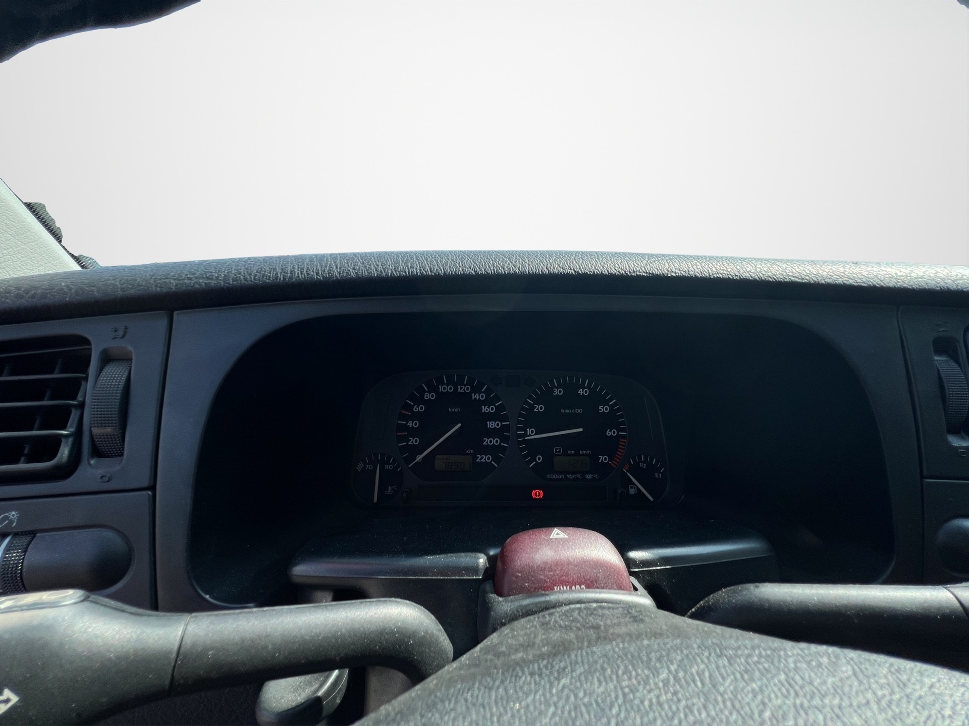 VW Golf 2000 GTI 16V Edition-image-10