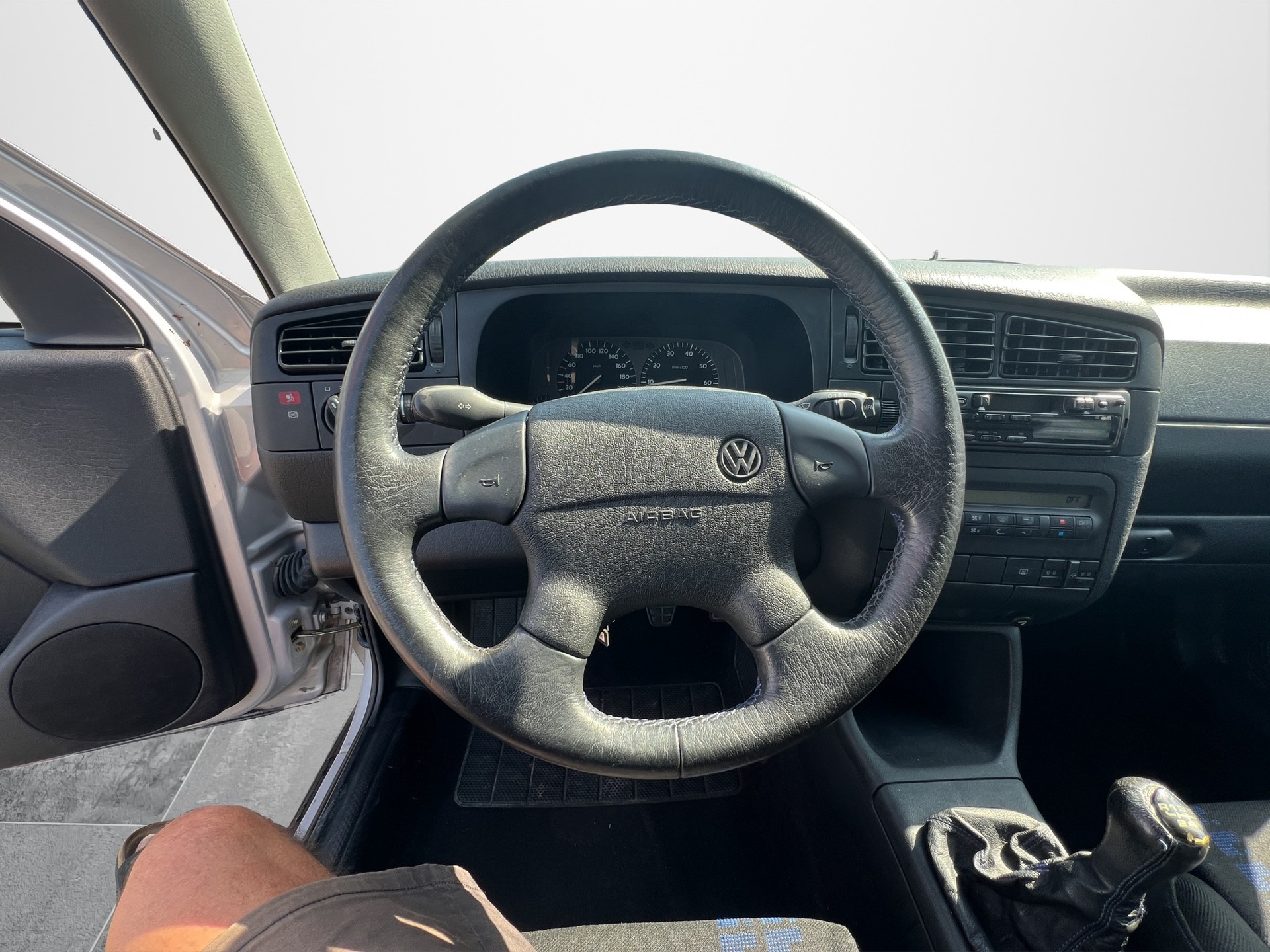 VW Golf 2000 GTI 16V Edition-image-9