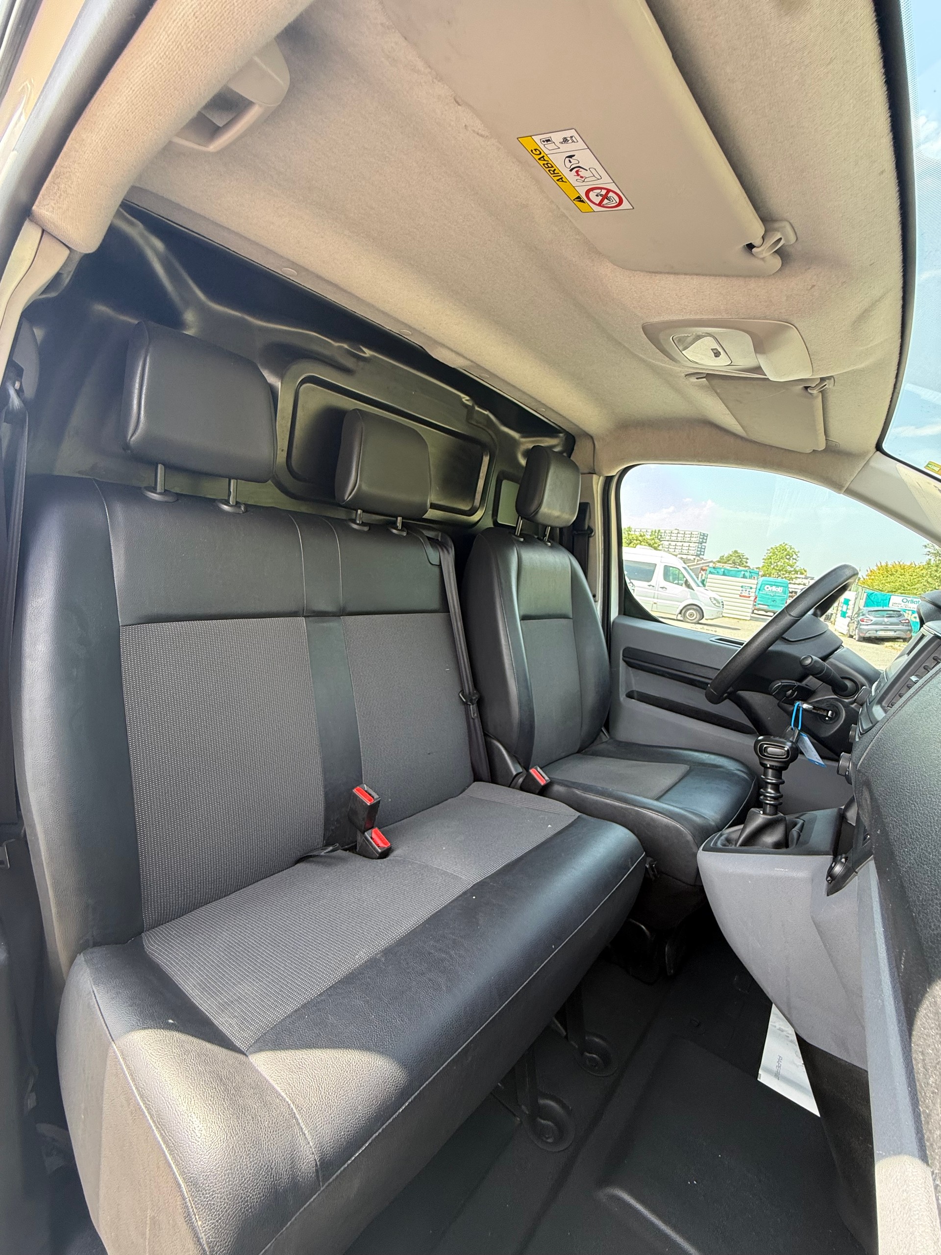 CITROEN Jumpy 1.5 BlueHDi 100 M Attraction-image-8