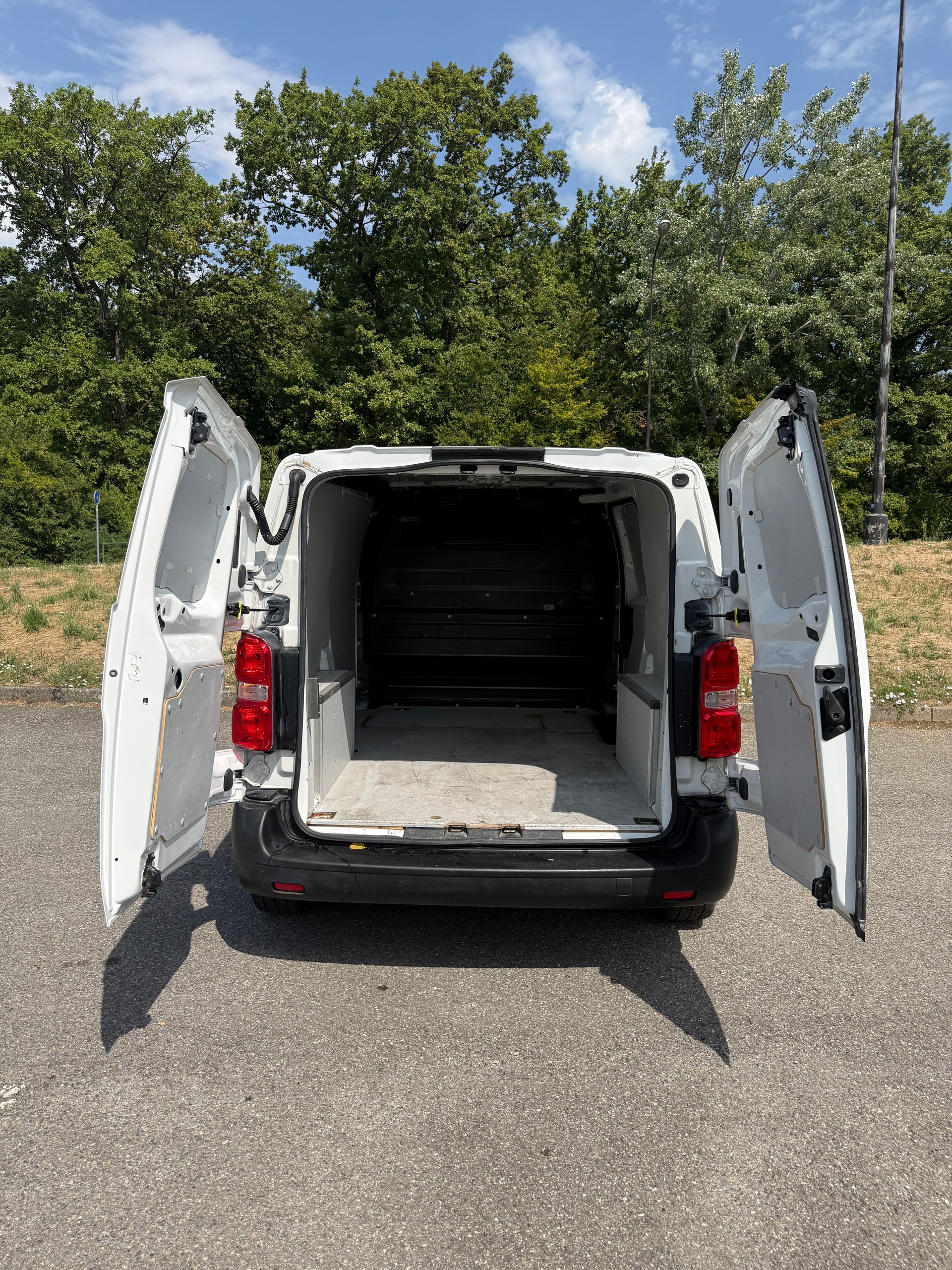 CITROEN Jumpy 1.5 BlueHDi 100 M Attraction-image-7