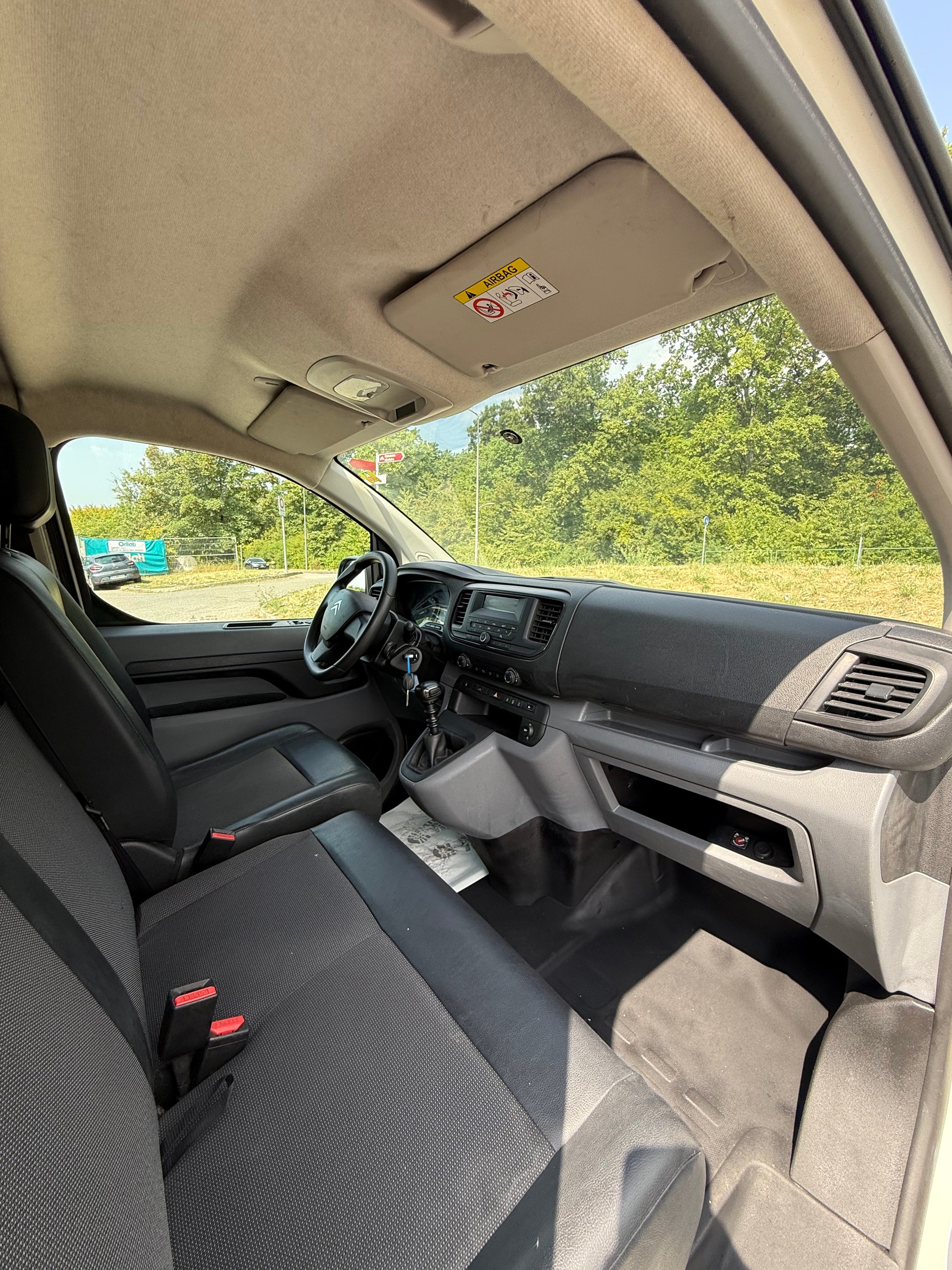 CITROEN Jumpy 1.5 BlueHDi 100 M Attraction-image-9