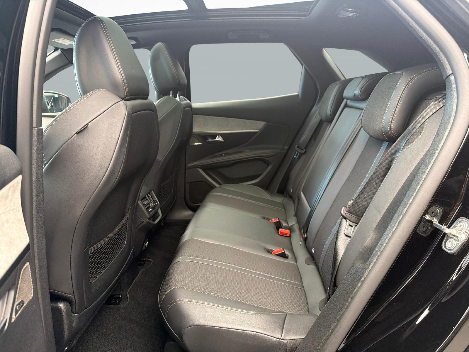 PEUGEOT 3008 1.2 PureTech GT-image-10