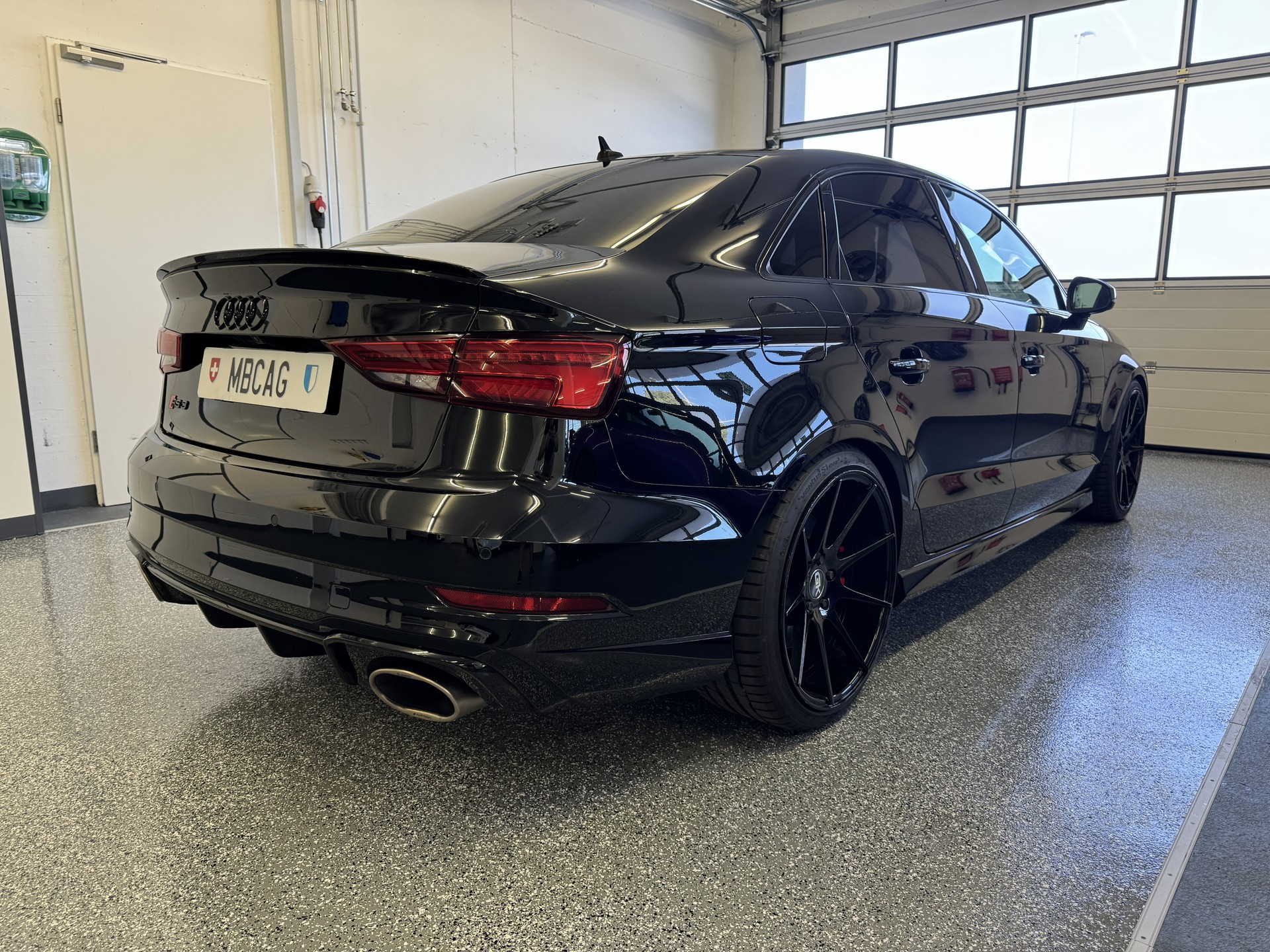 AUDI RS3 Limousine 2.5 TSI quattro S-tronic "Akrapovic ohne OPF"-image-7
