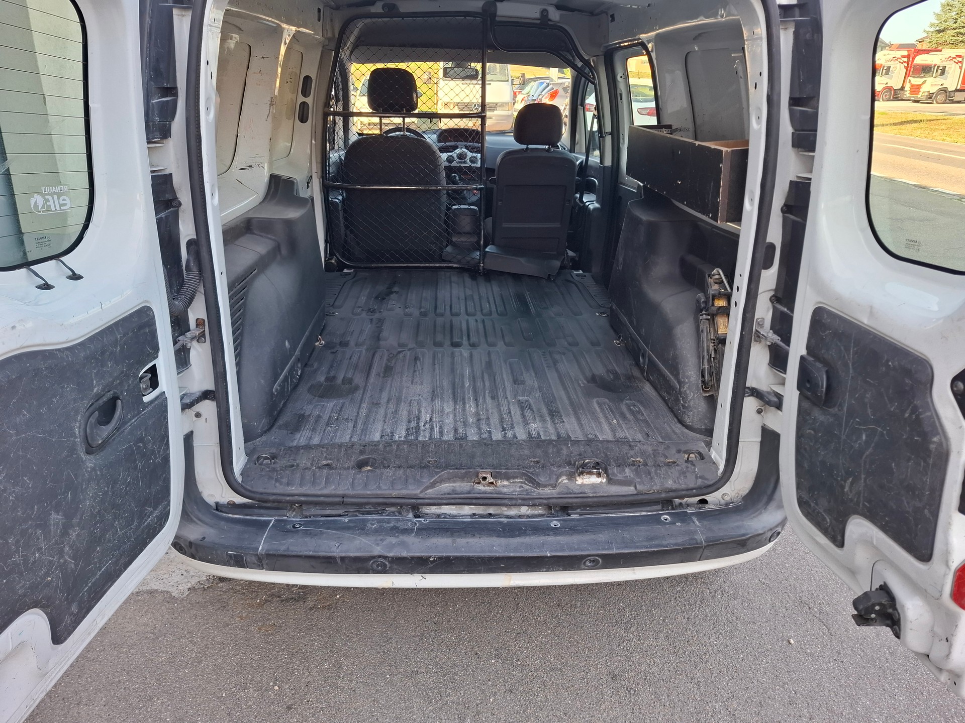 RENAULT Kangoo Maxi dCi 90 2 Plätze / 2 places-image-6
