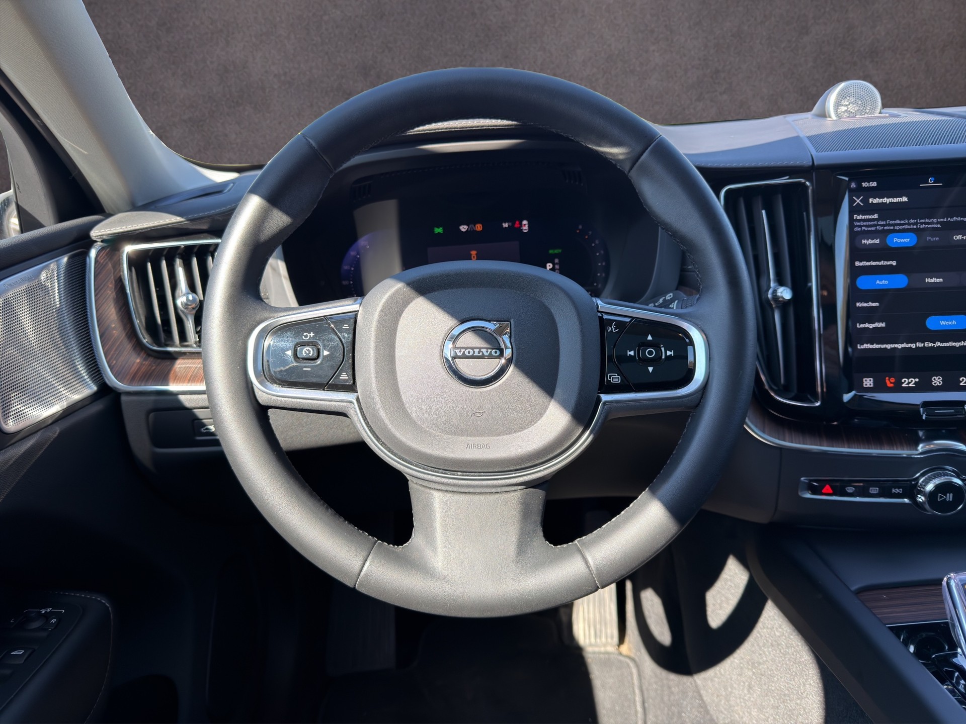 VOLVO XC60 2.0 T8 TE XCENTRIC eAWD-image-11