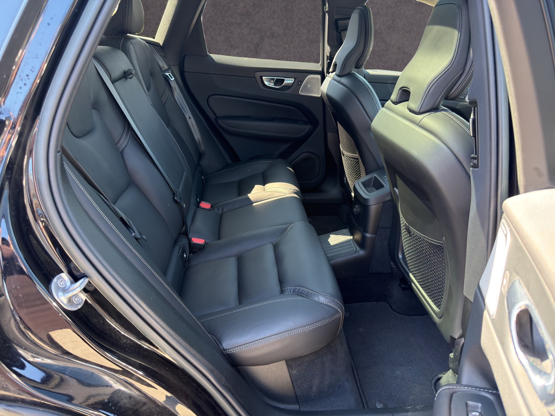 VOLVO XC60 2.0 T8 TE XCENTRIC eAWD-image-13