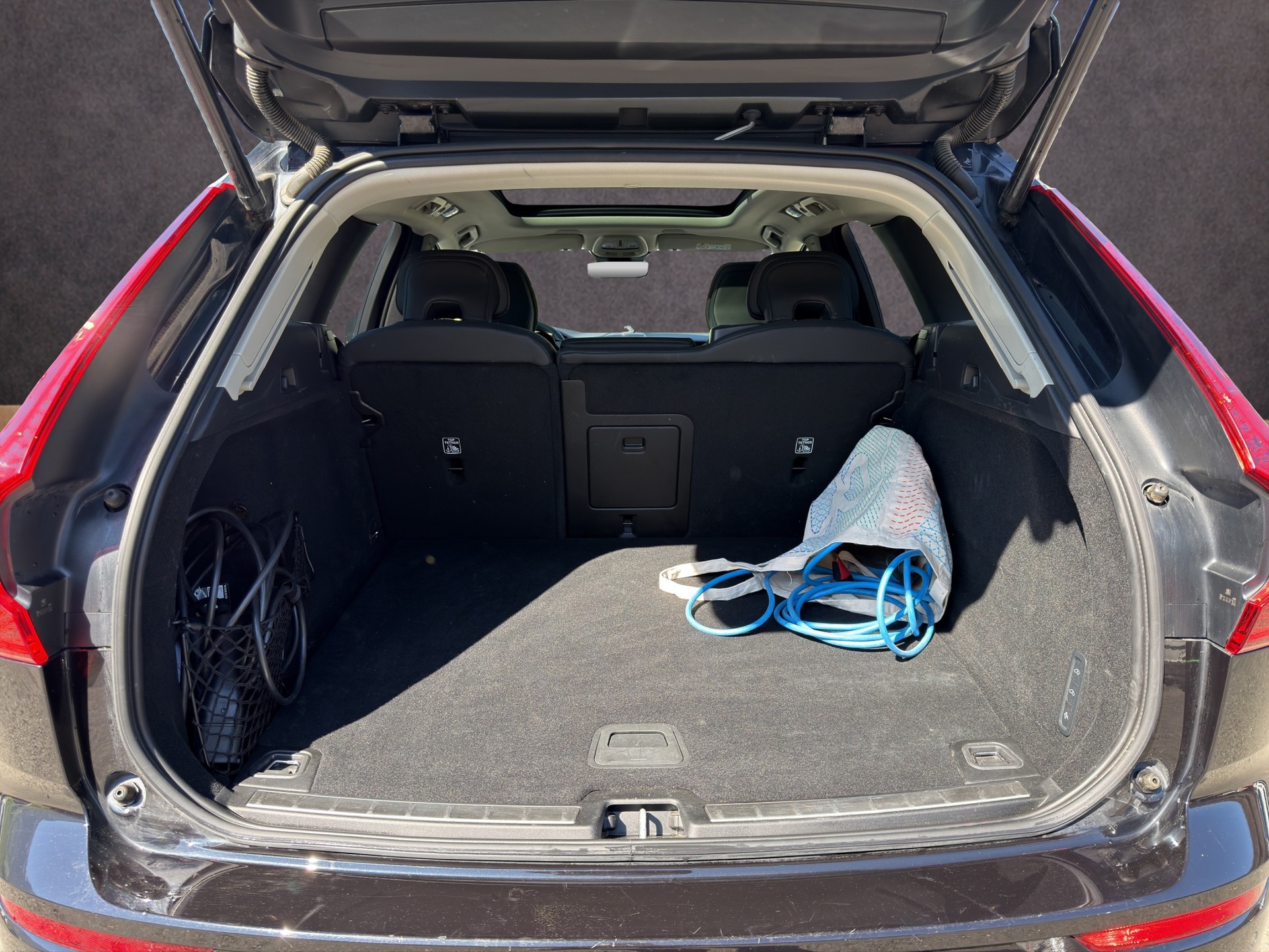 VOLVO XC60 2.0 T8 TE XCENTRIC eAWD-image-16