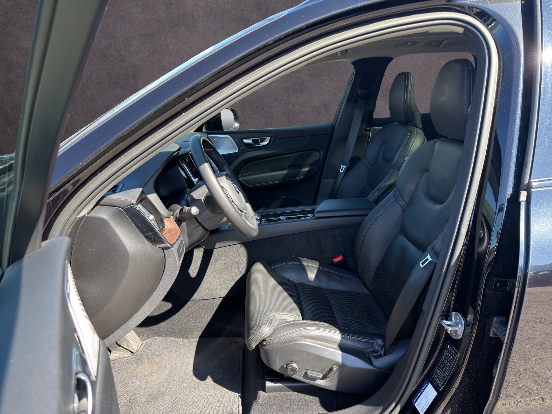 VOLVO XC60 2.0 T8 TE XCENTRIC eAWD-image-15