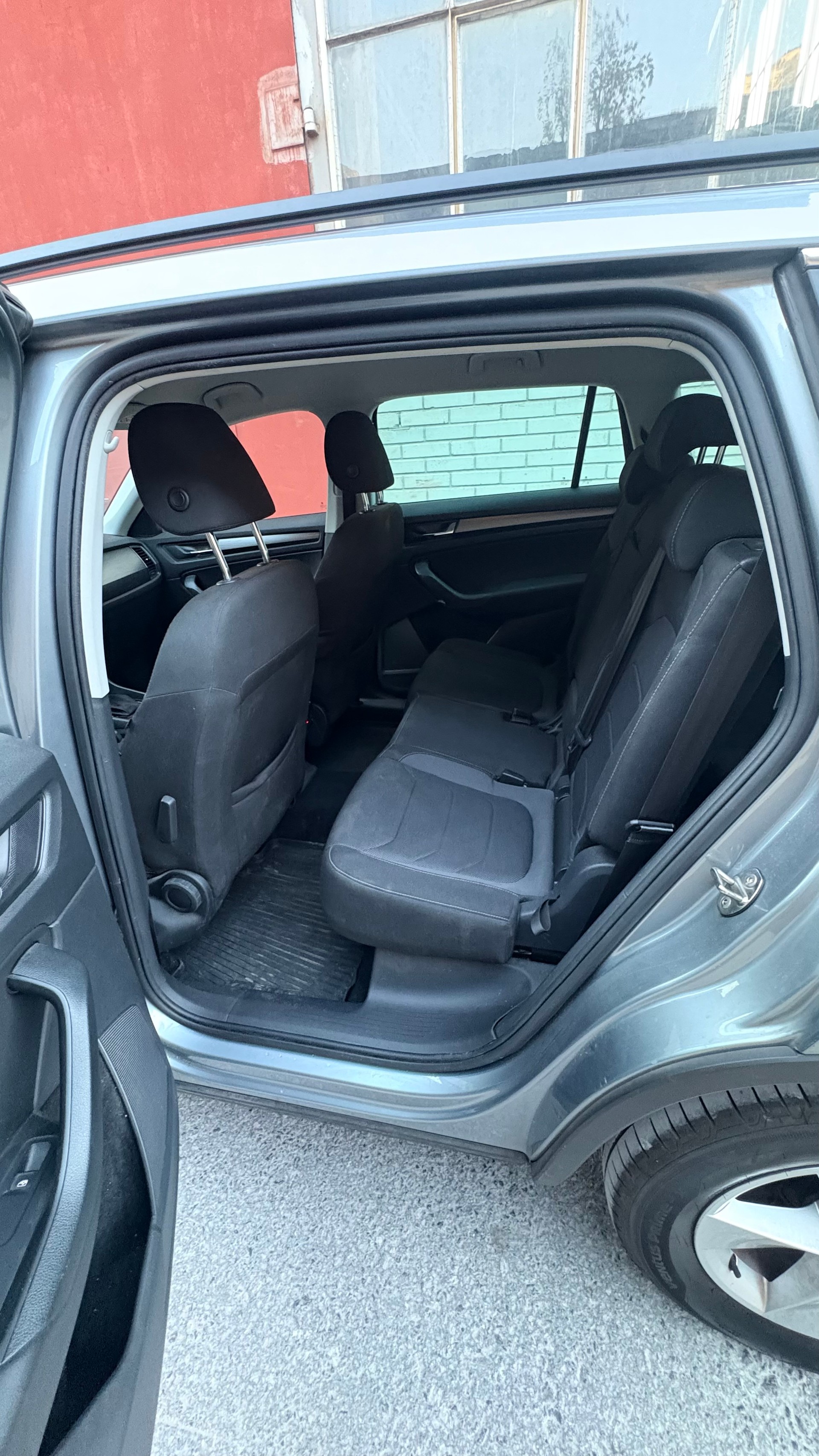 SKODA Kodiaq 2.0 TDI CR Ambition 4x4 DSG-image-9