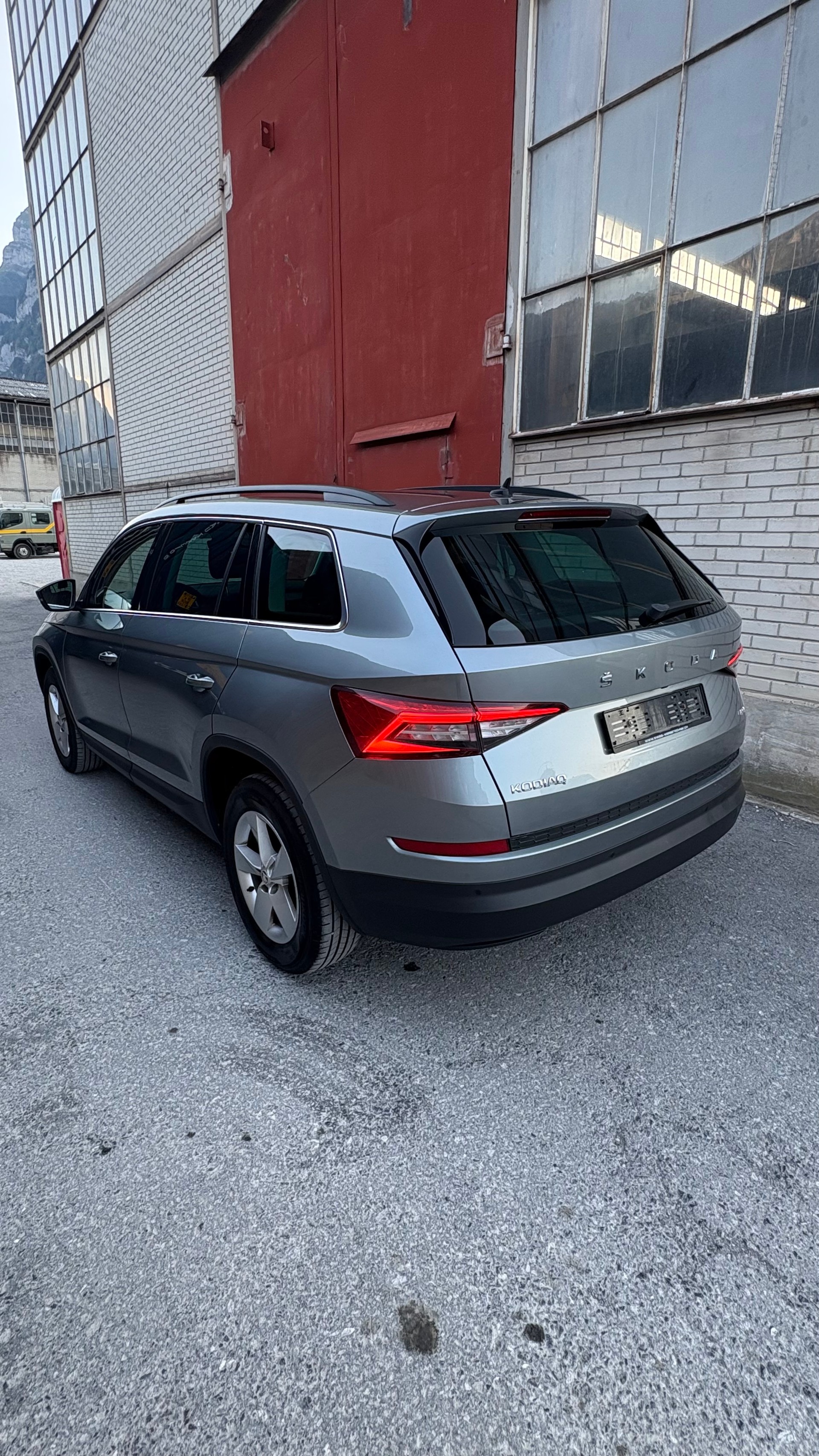 SKODA Kodiaq 2.0 TDI CR Ambition 4x4 DSG-image-5