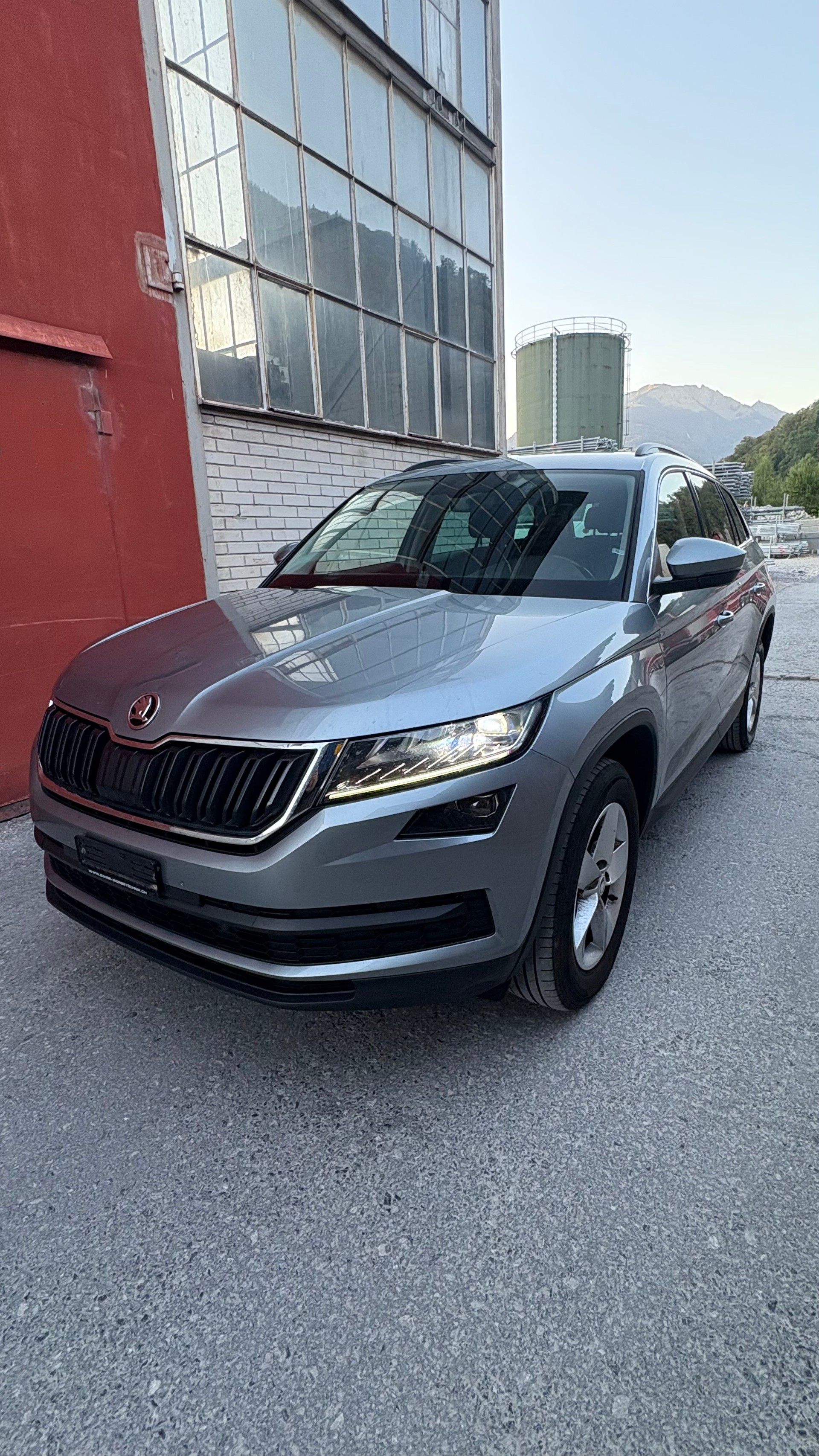 SKODA Kodiaq 2.0 TDI CR Ambition 4x4 DSG-image-0