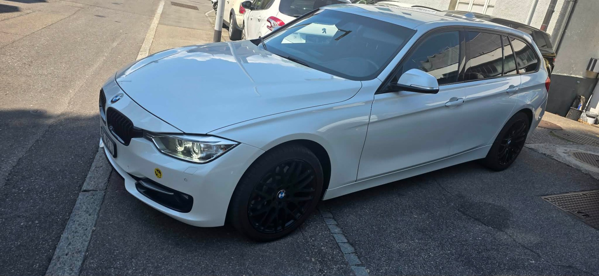 BMW 330d xDrive Touring Sport Line Steptronic-image-1