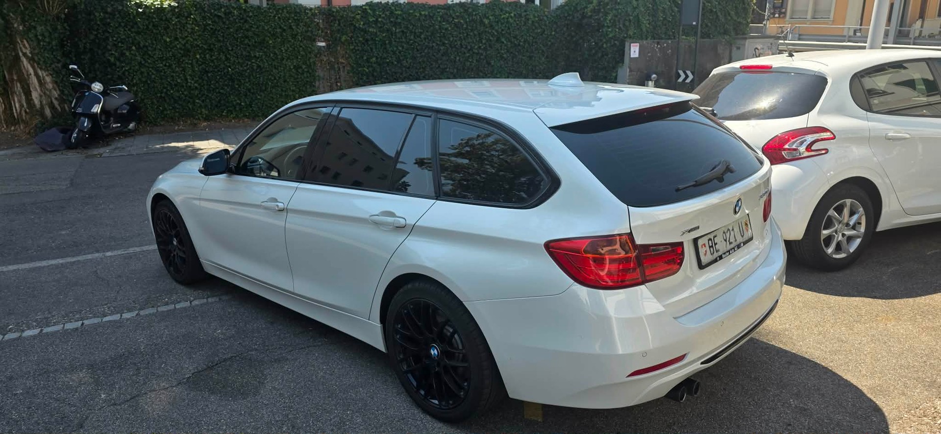 BMW 330d xDrive Touring Sport Line Steptronic-image-4
