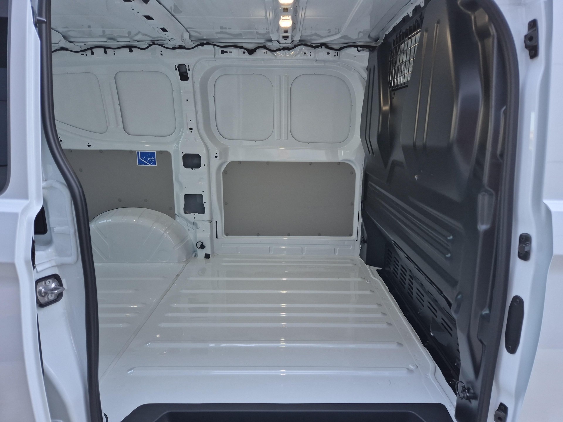 FORD Transit C Van 320 L1 2.0 EcoBlue 136 Trend-image-8