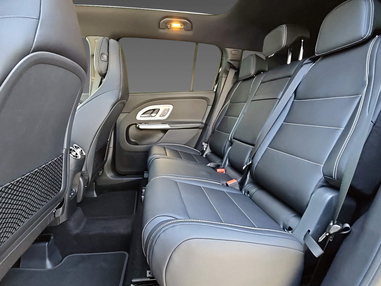 MERCEDES-BENZ GLB 220 4Matic-image-11