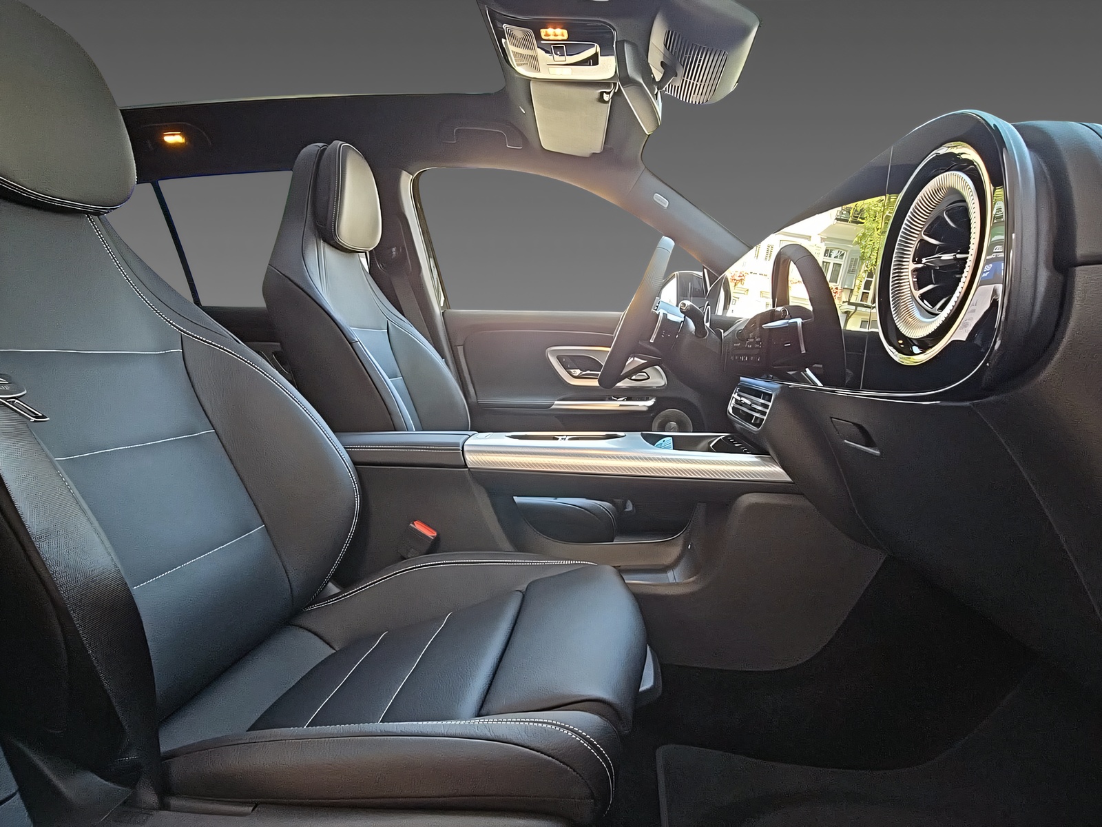 MERCEDES-BENZ GLB 220 4Matic-image-12