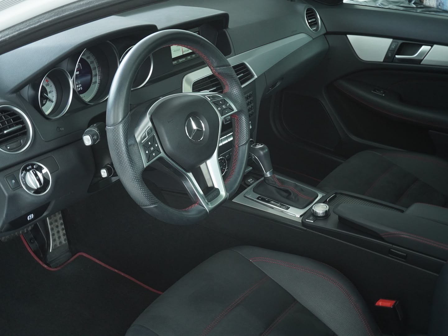 MERCEDES-BENZ C 180 Coupé 7G-Tronic AMG Line-showroom-element-2