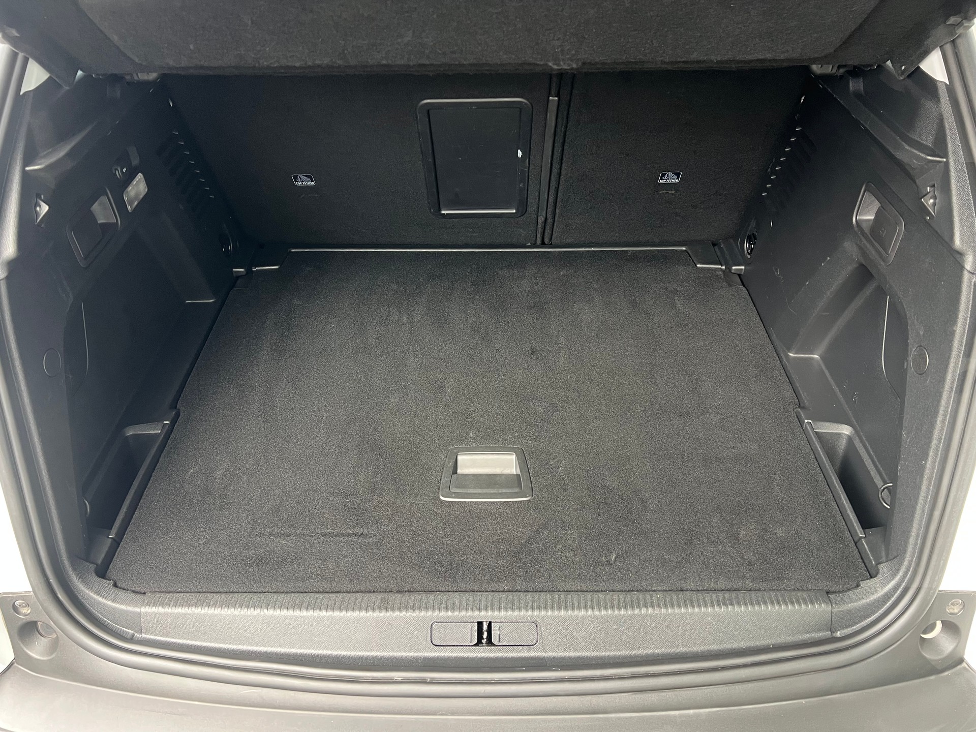 PEUGEOT 3008 1.2 PureTech-image-12