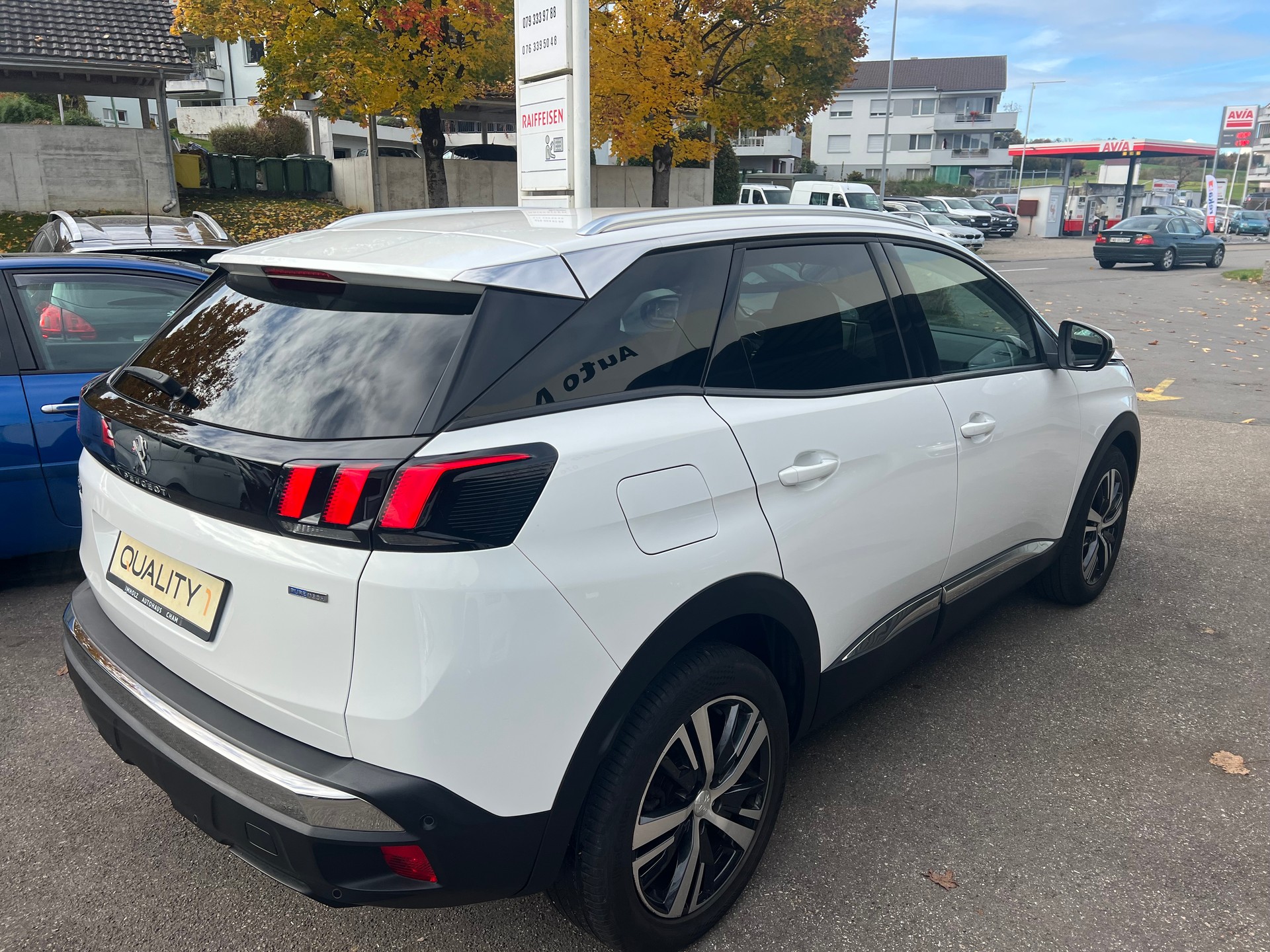 PEUGEOT 3008 1.2 PureTech-image-3